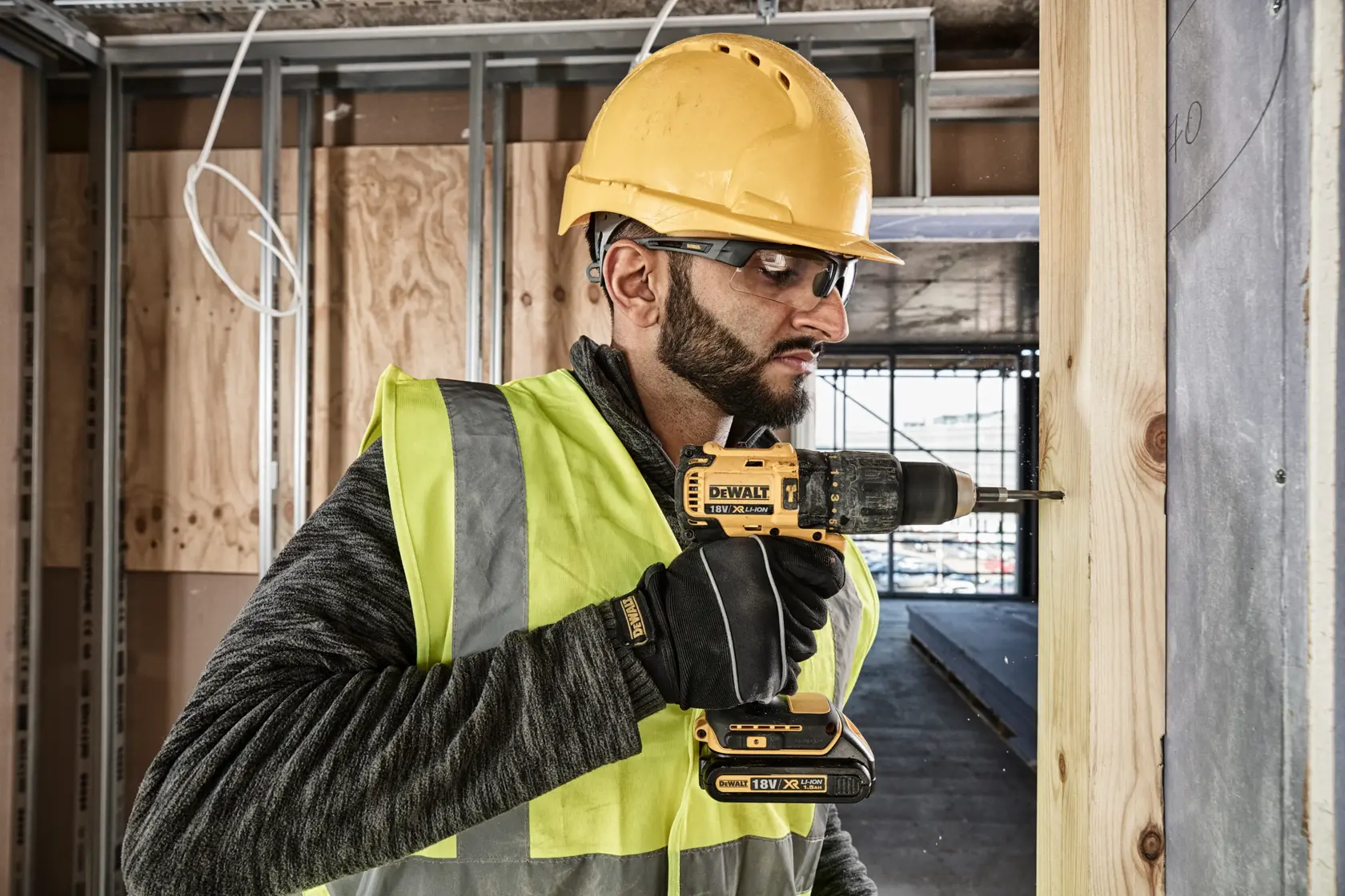 DEWALT® 18V XR Безчеткова ударна бормашина/винтоверт - 2 x 1,5 Ah батерии