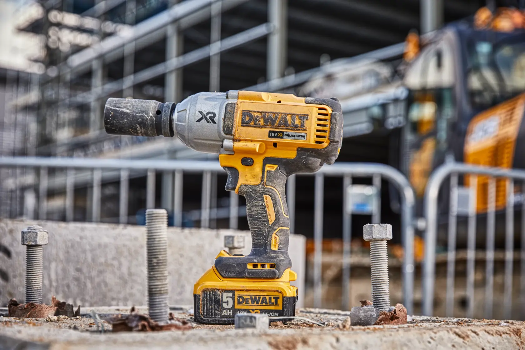 DEWALT® 18V XR Безчетков ударен гайковерт 3/4“ с висок въртящ момент и фиксиращ щифт - само тяло