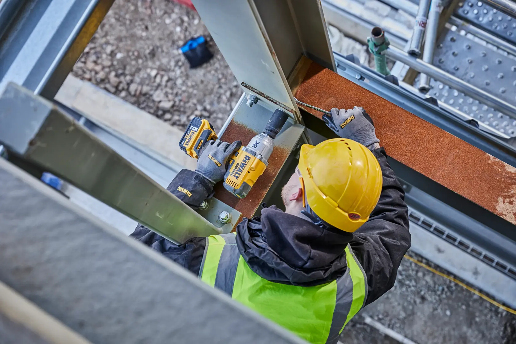 DEWALT® 18V XR Безчетков ударен гайковерт 3/4“ с висок въртящ момент и фиксиращ щифт - само тяло