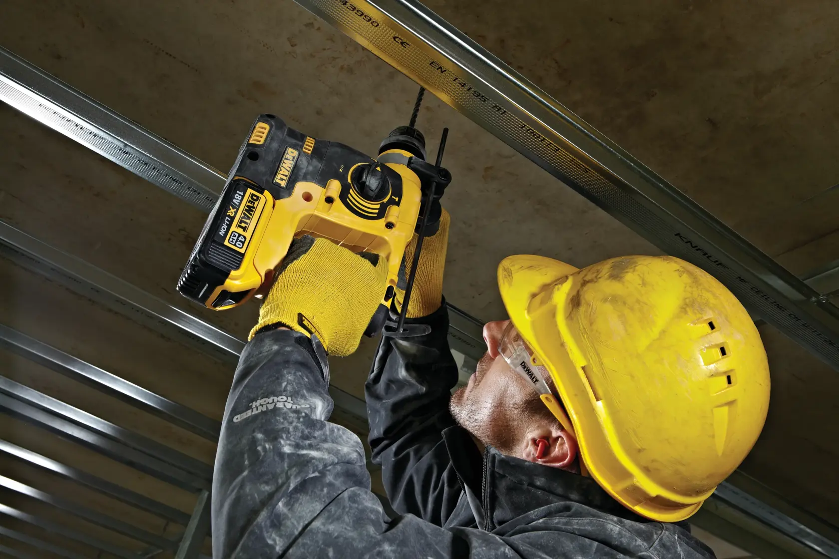DEWALT® 18V XR 24mm SDS-Plus перфоратор (само инструмент)