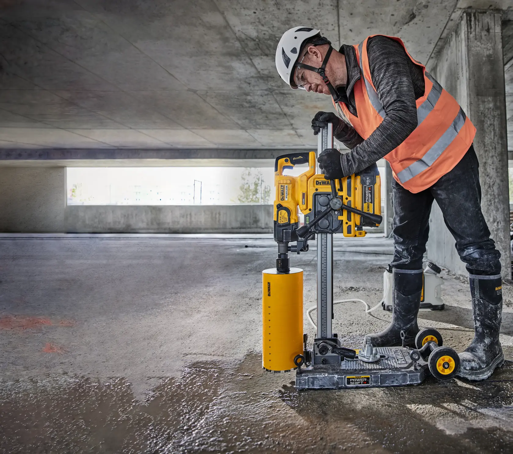 Kit includes graphic of DEWALT POWERSHIFT Core Drill Stand