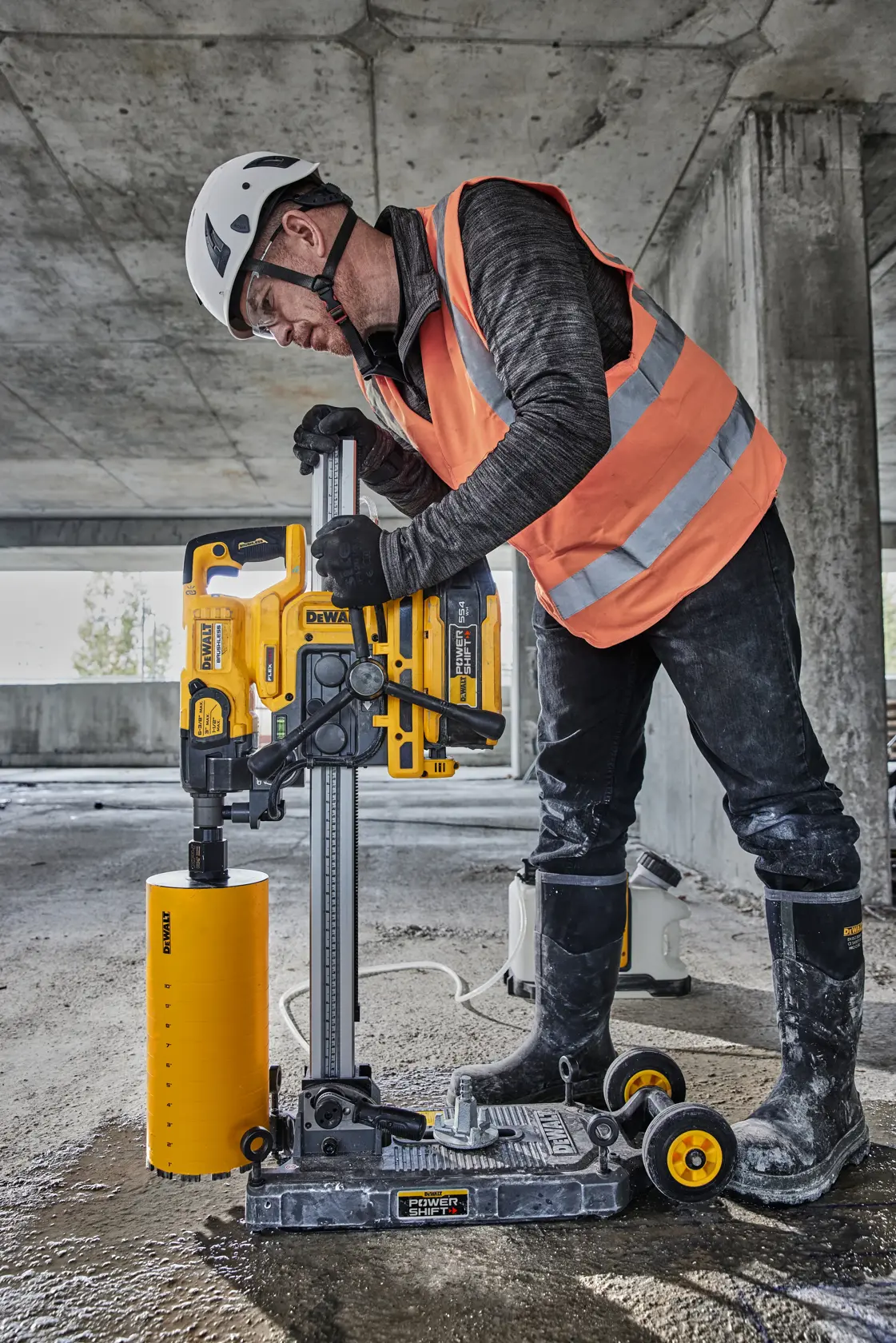 Walk around graphic of DEWALT POWERSHIFT Core Drill Stand