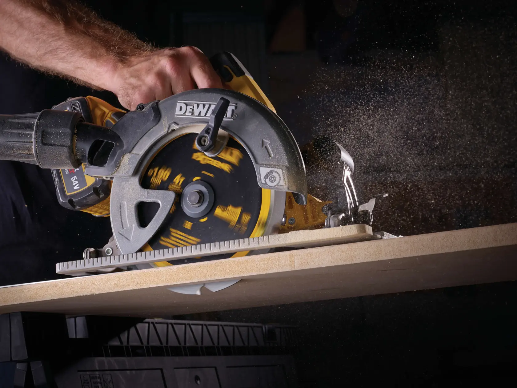 Циркулярен диск DEWALT® Extreme 190 mm x 30 mm 4T PCD за различни материали