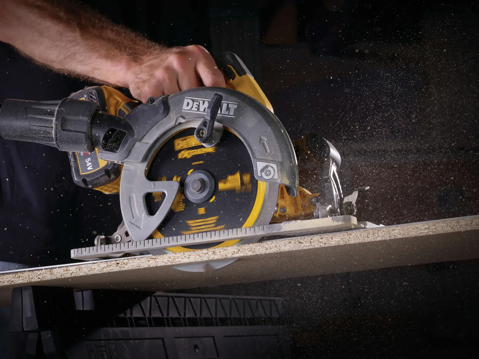 Циркулярен диск DEWALT® Extreme 190 mm x 30 mm 4T PCD за различни материали