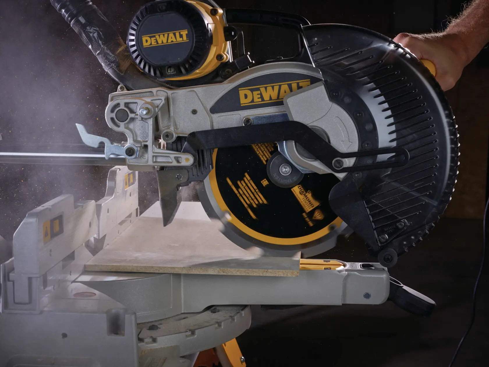 DEWALT® Extreme 250 мм x 30 мм 12T PCD циркулярен диск за различни материали