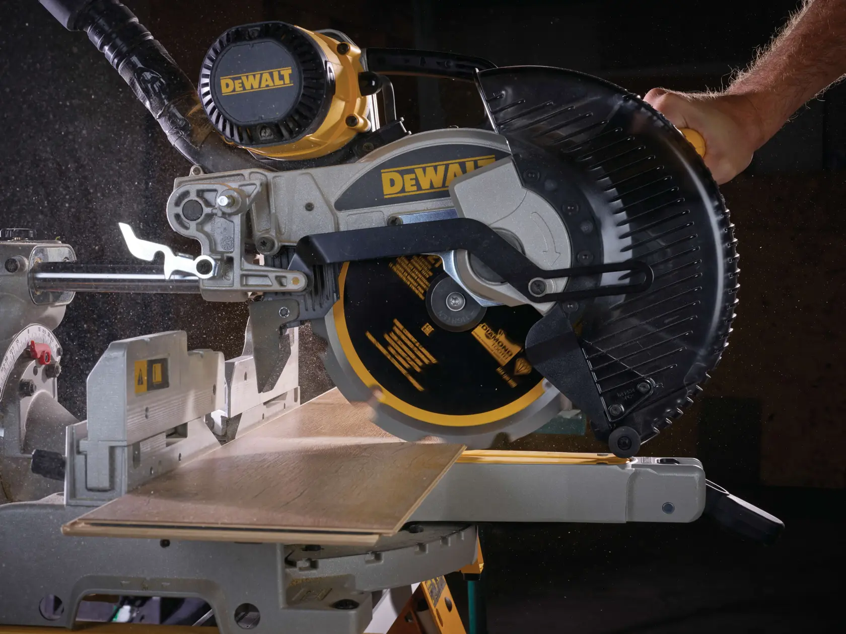DEWALT® Extreme 250 мм x 30 мм 12T PCD циркулярен диск за различни материали
