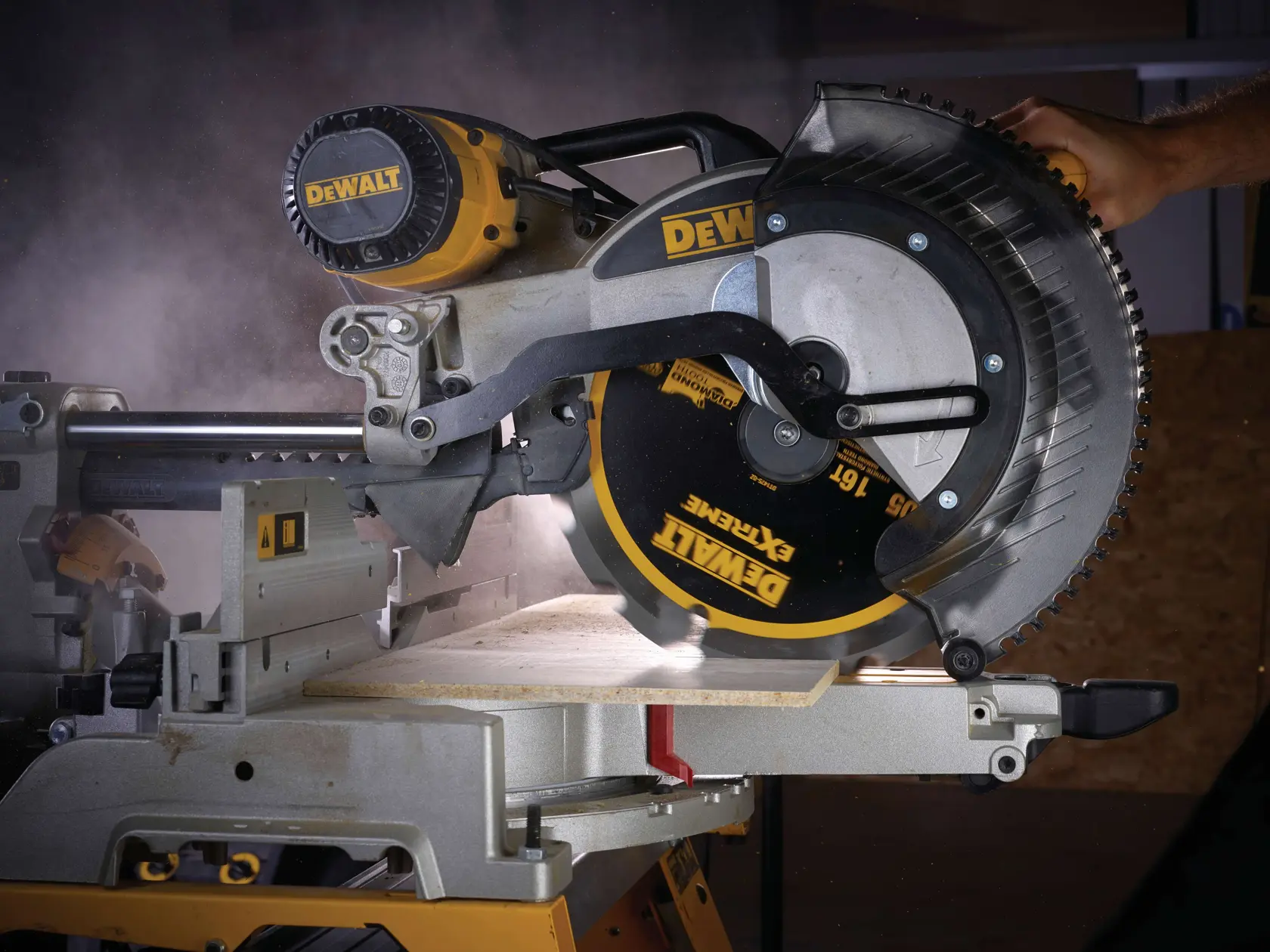 DEWALT® Extreme 305mm x 30mm 16T PCD циркулярен диск за различни материали