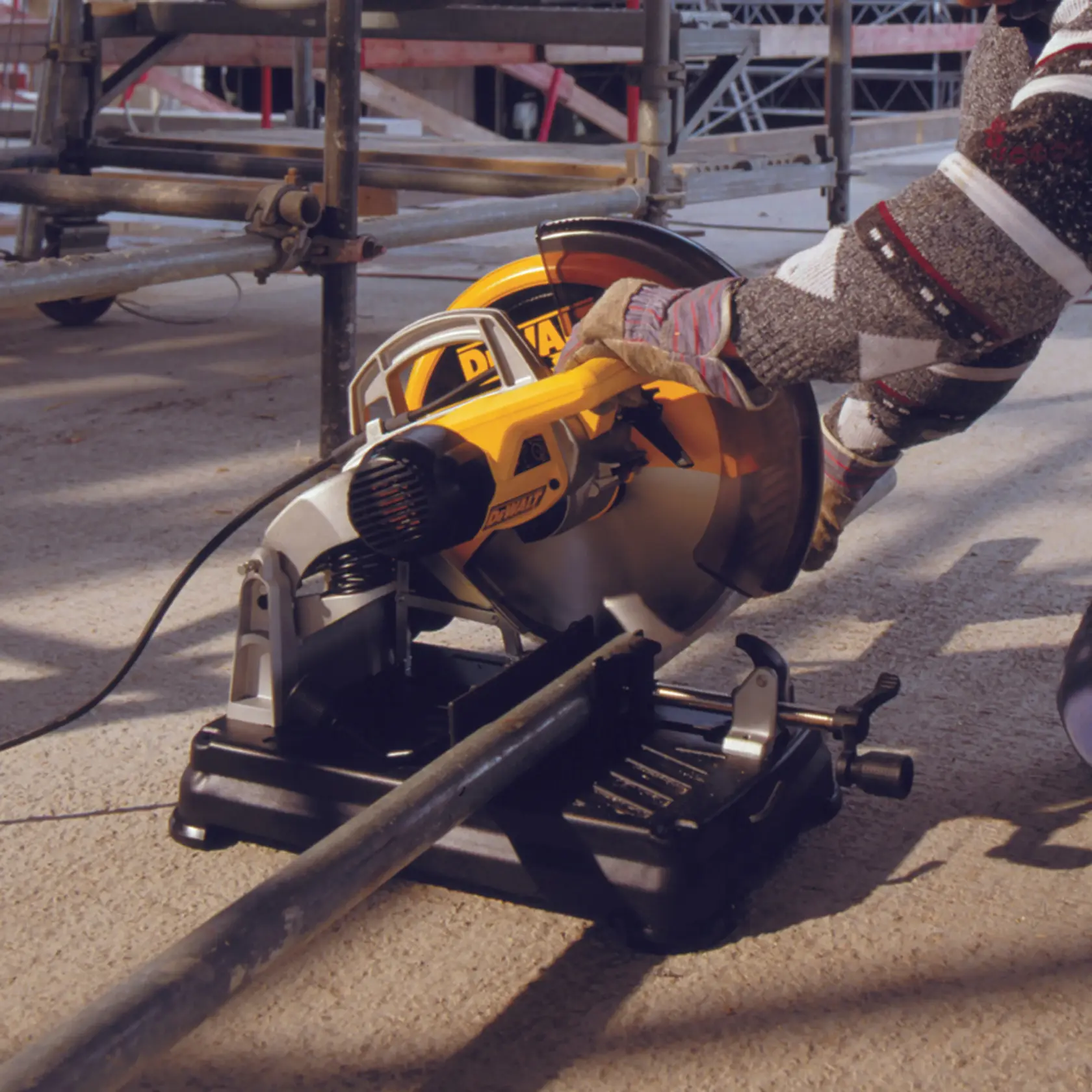 Циркулярен диск DEWALT® за рязане на неръждаема стомана, 355 мм, 90T