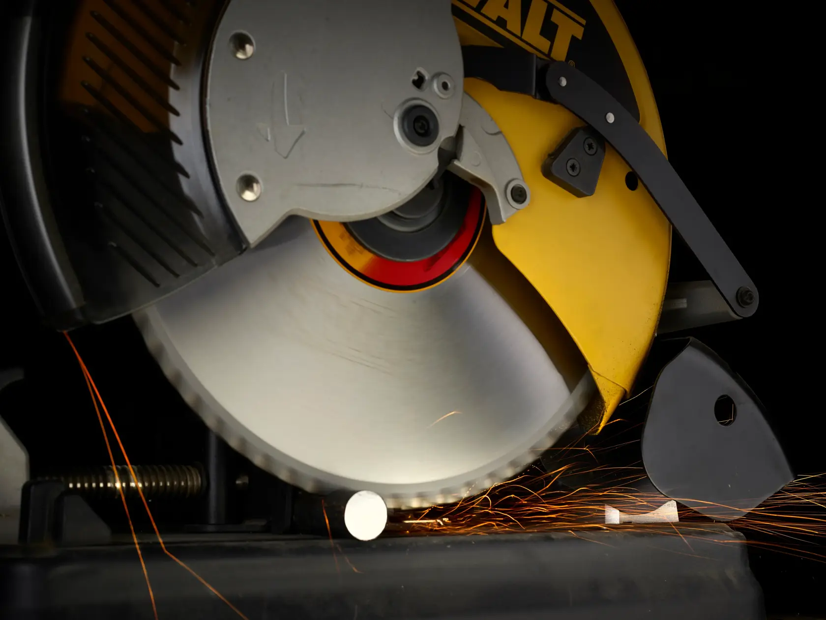 Циркулярен диск за рязане на стомана DEWALT® 140 мм 30T