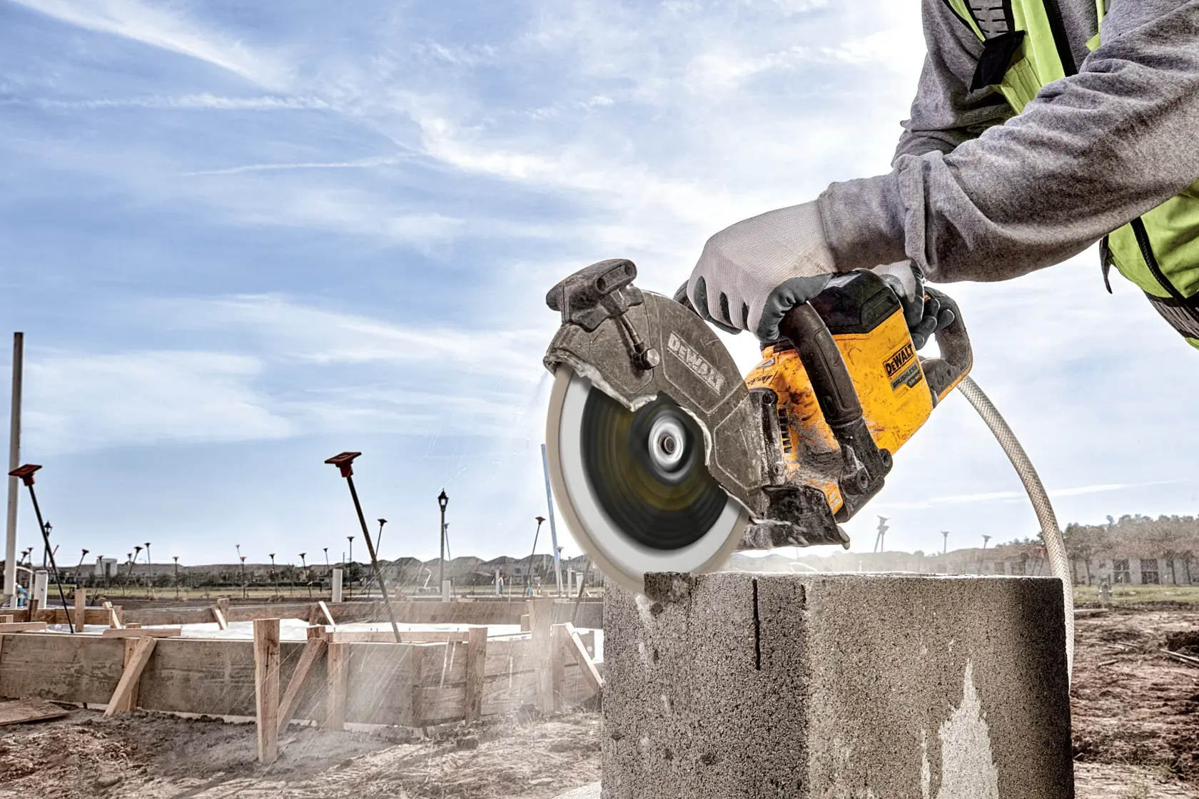 Сегментиран диамантен диск за рязане DEWALT® ELITE SERIES™ 230 мм, универсален