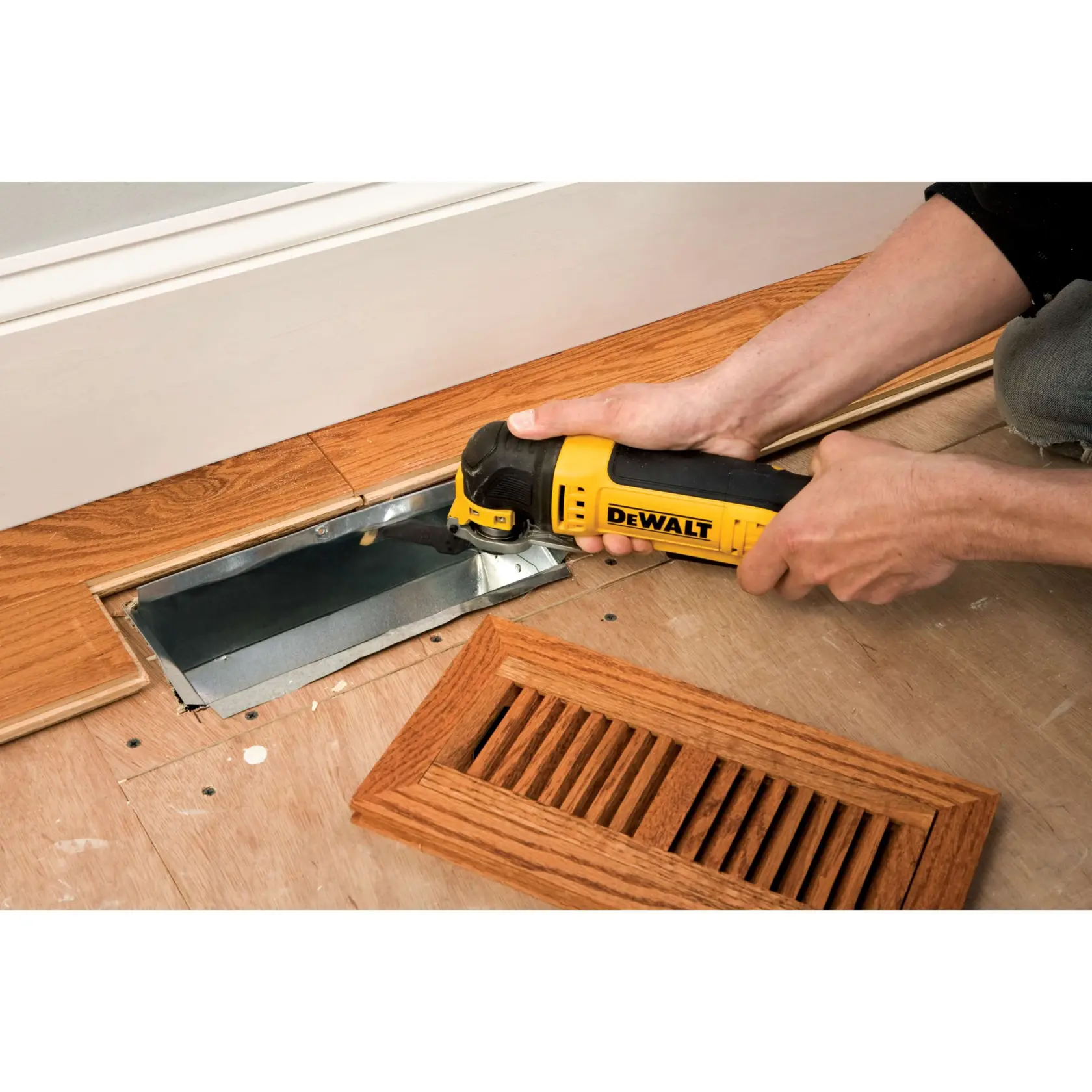 DEWALT® 44 мм x 55 мм титаниев нож за осцилатор (дърво/метал