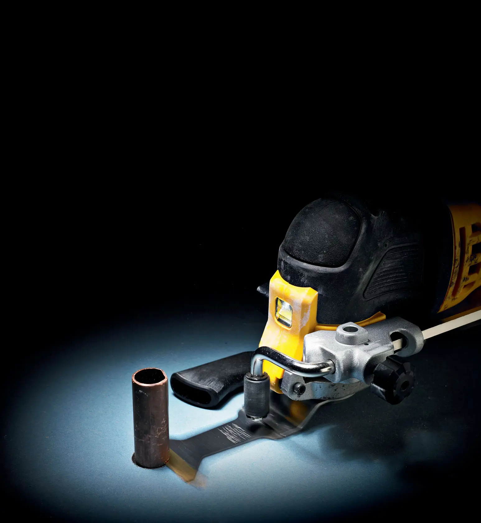 DEWALT® 44 мм x 55 мм титаниев нож за осцилатор (дърво/метал