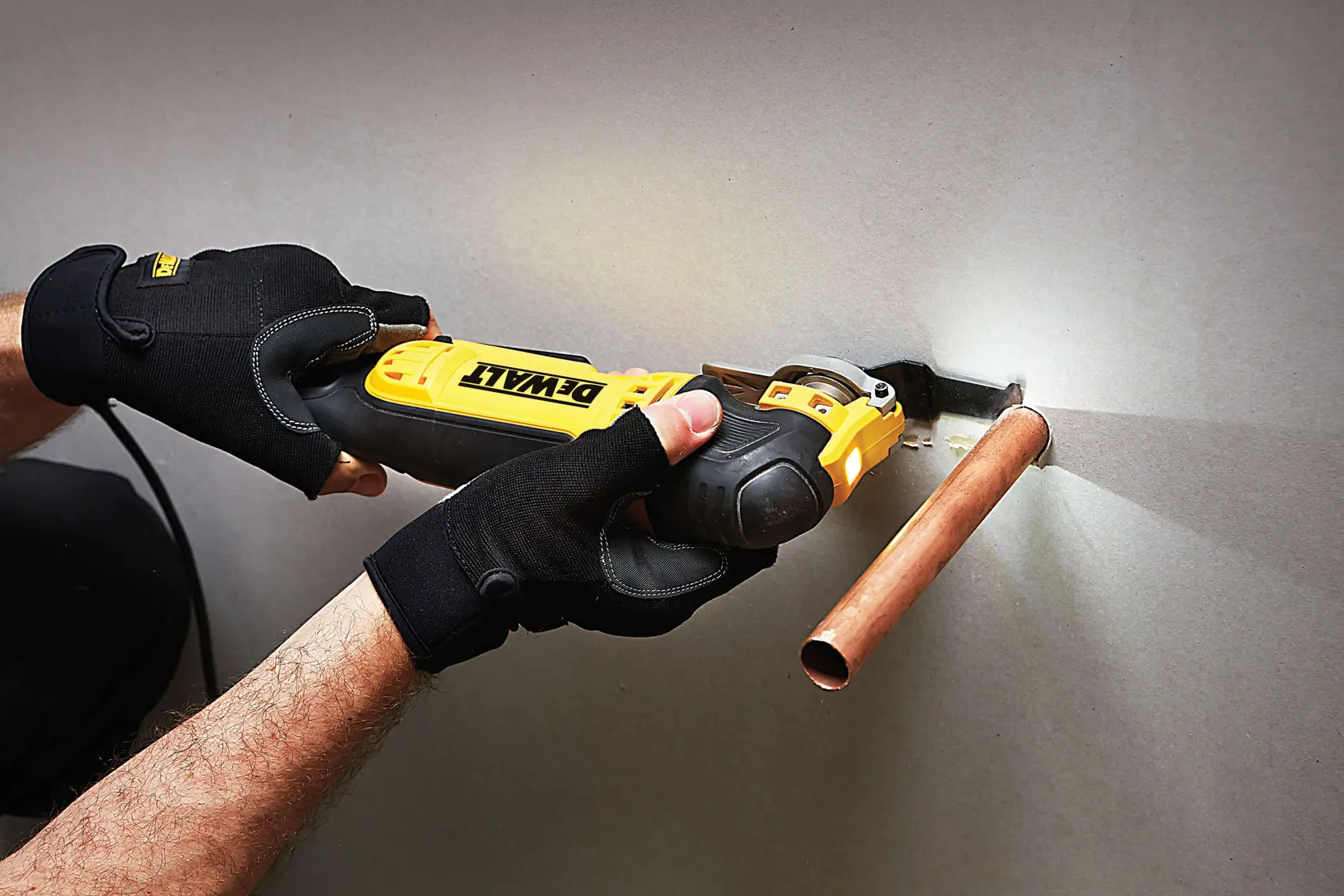 DEWALT® 31 мм x 43 мм титаниев осцилиращ нож (дърво/метал