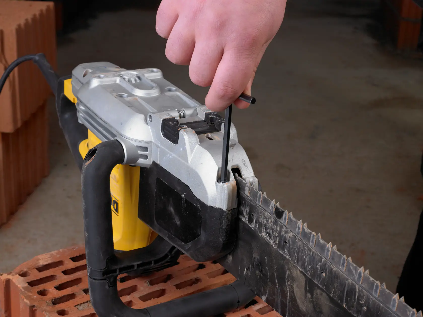 DEWALT® 295 мм 32T нож за „Алигатор“ за рязане на Poroton клас 20