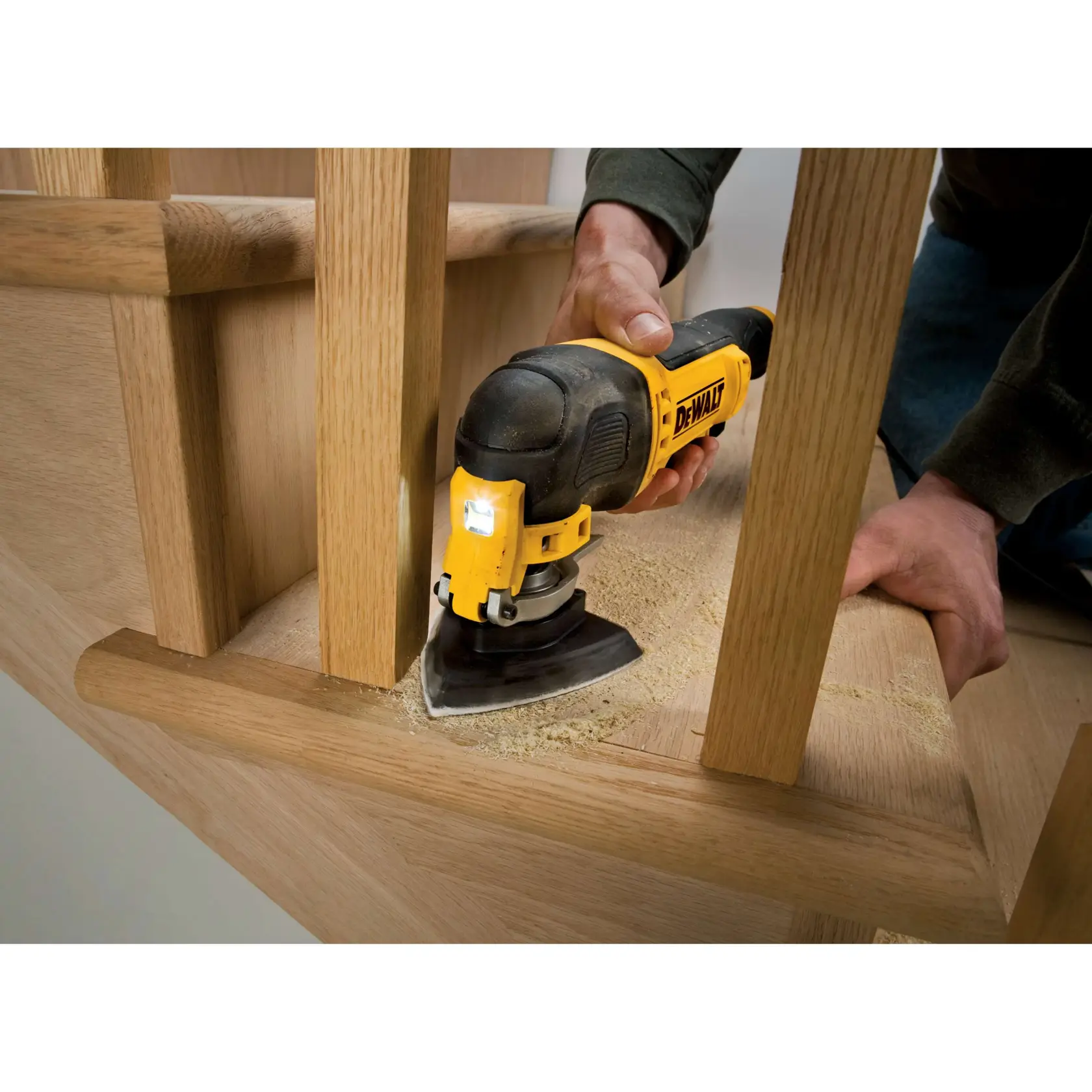 DEWALT® 93 мм x 93 мм 100G мултифункционална шкурка (опаковка от 10 бр.)
