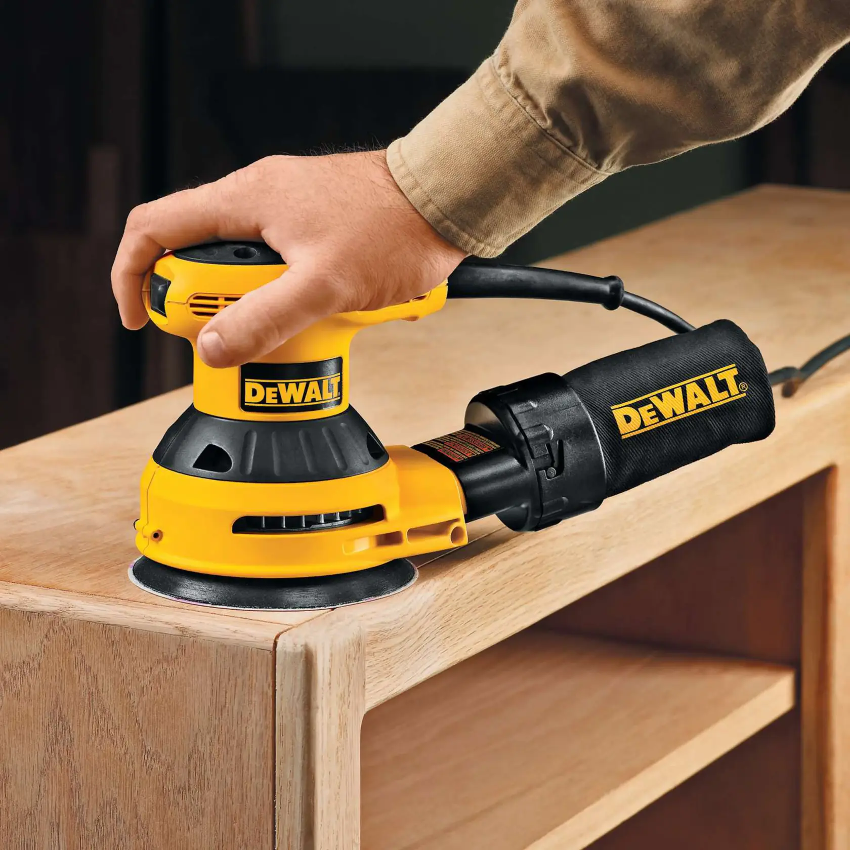DEWALT® ROS 125 мм 120G многофункционален шлифовъчен диск с 8 отвора (опаковка от 25 бр.)