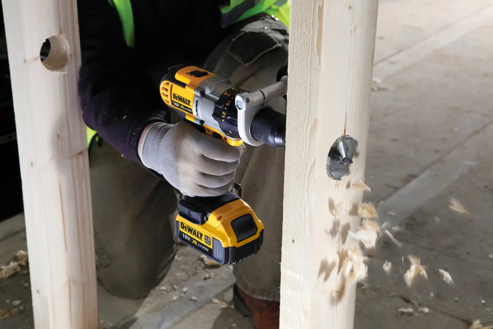 DEWALT® Extreme 41mm самоподаващо се свредло Форстнер за дърво
