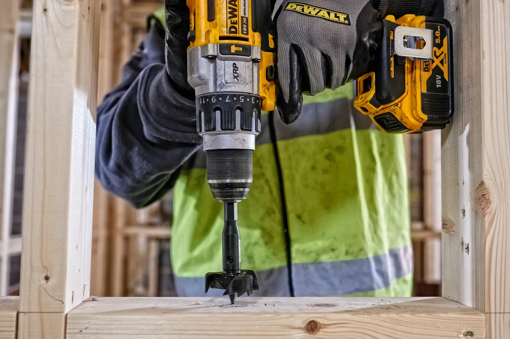 DEWALT® Extreme 65 мм самоподаващо се свредло Форстнер за дърво