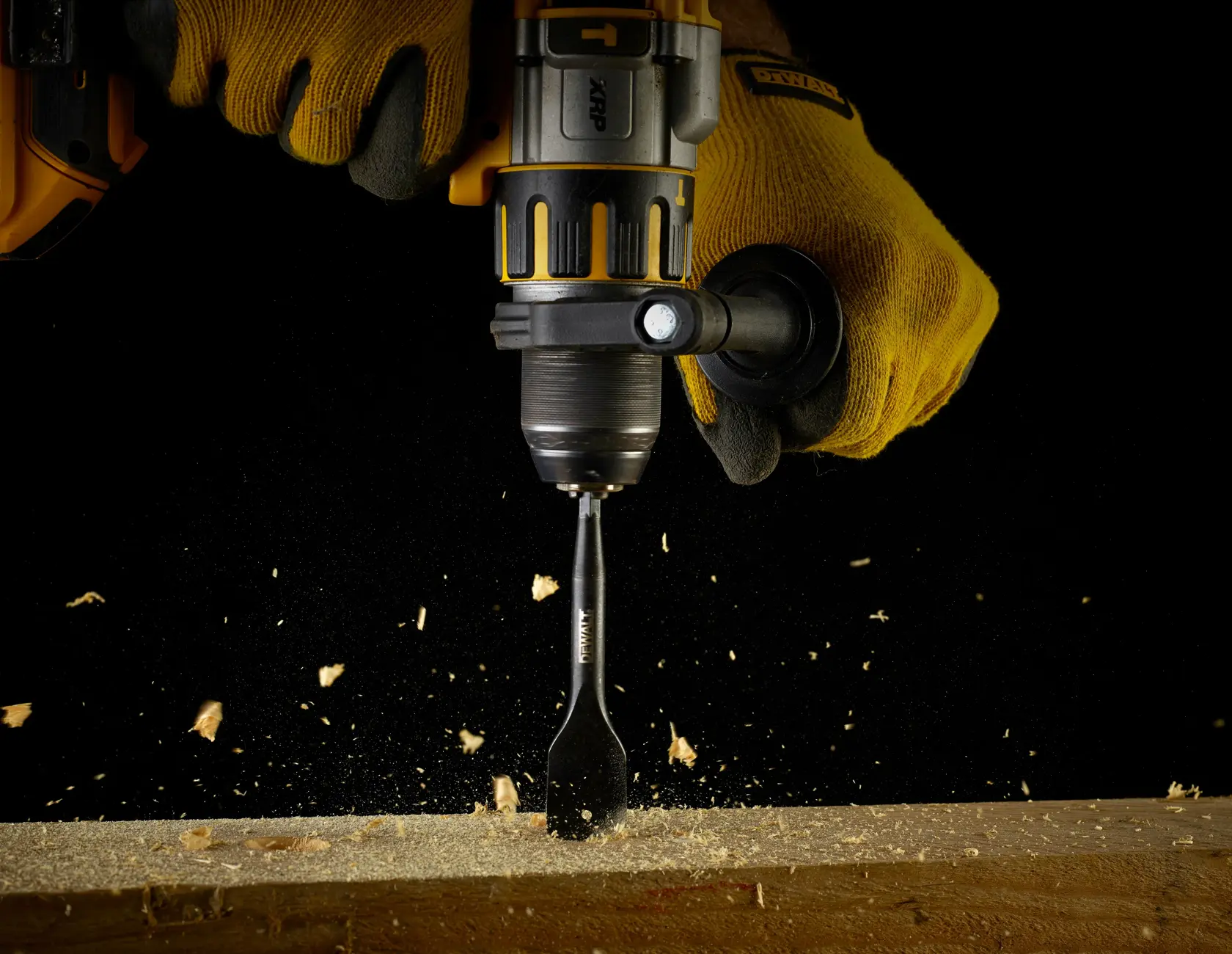 DEWALT® EXTREME 35 мм x 152 мм удароустойчиво свредло за дърво тип „перо“ с шестостенна опашка