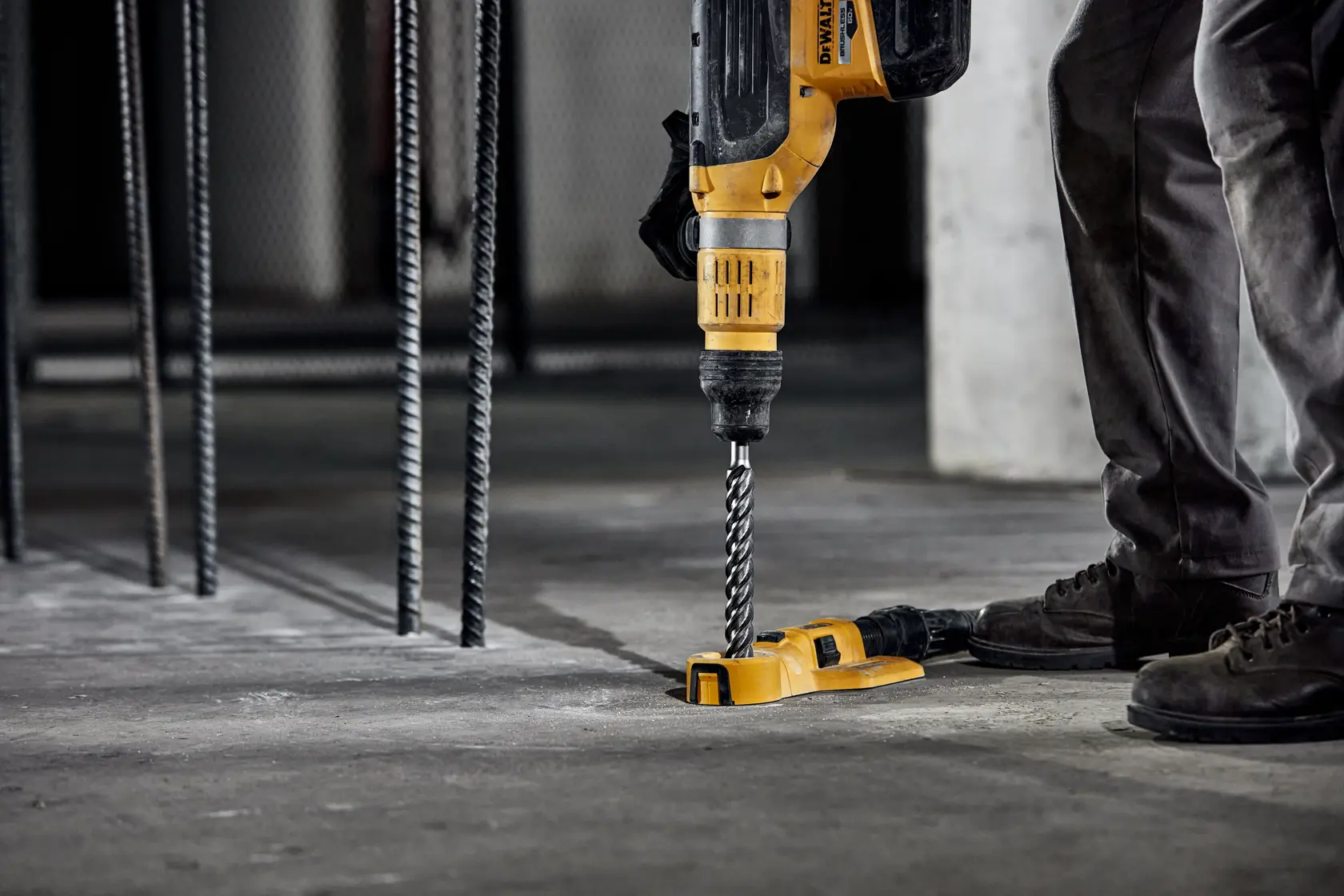 DEWALT® ELITE SDS MAX 28 мм x 380 мм свредло с 4 режещи ръба