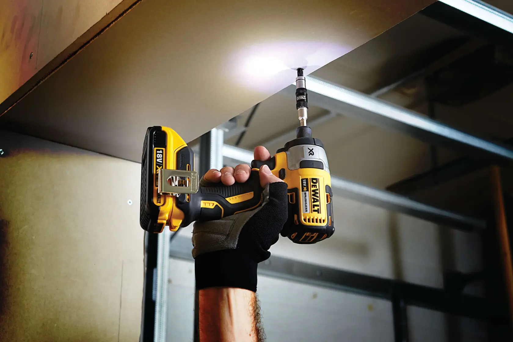 DEWALT® Extreme Ударен торсионен държач за накрайници и накрайници за отвертка (10 бр.)