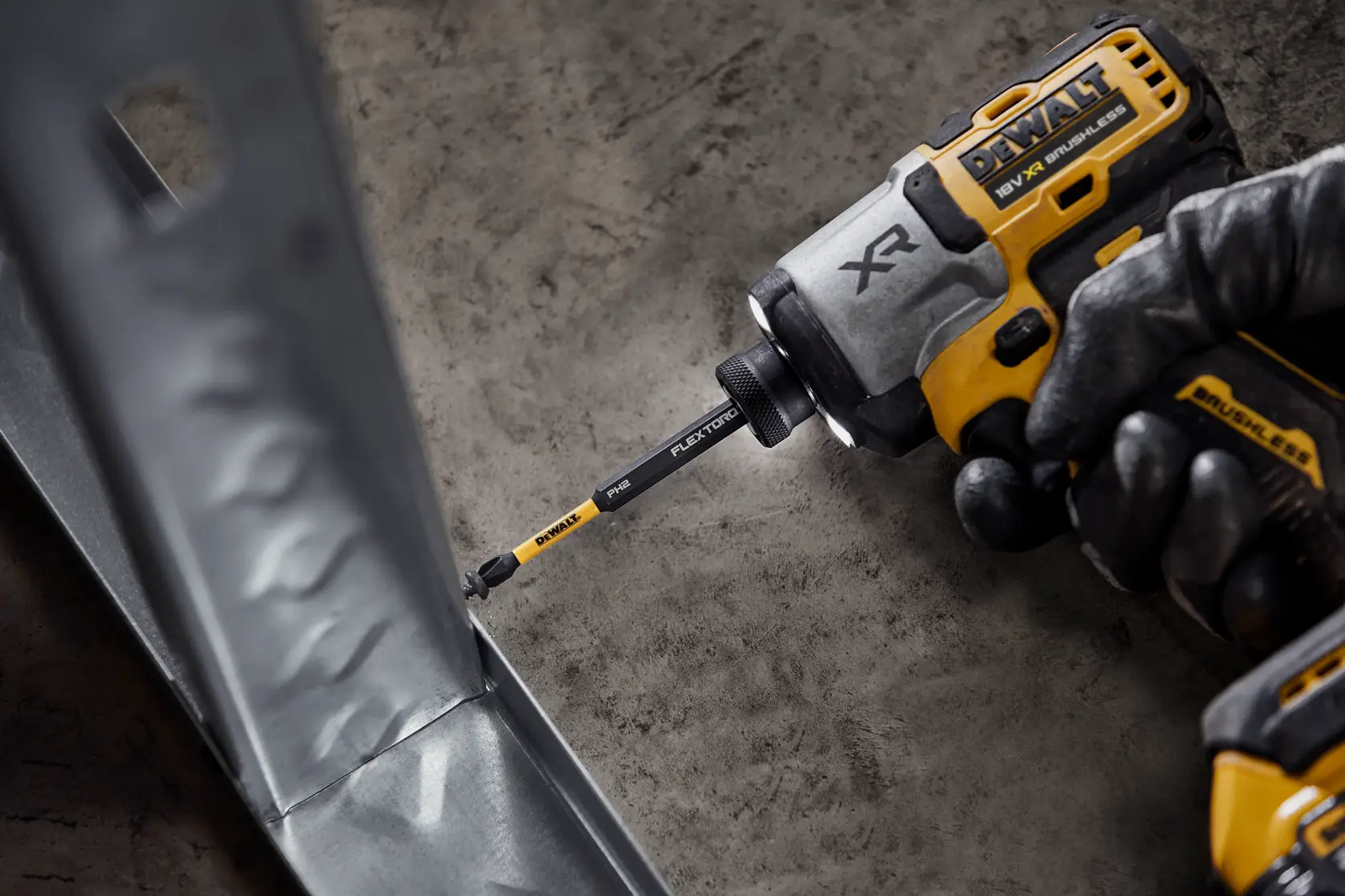 DEWALT® Extreme FLEXTORQ® Комплект накрайници за отвертка в малка кутия TOUGHCASE®+ (25 части)