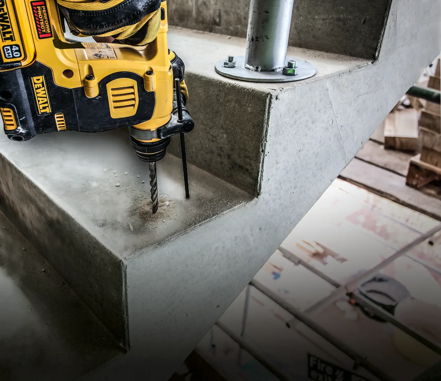 DEWALT® ELITE SDS PLUS 14 мм x 260 мм свредло с изцяло твърдосплавна глава с 4 режещи ръба