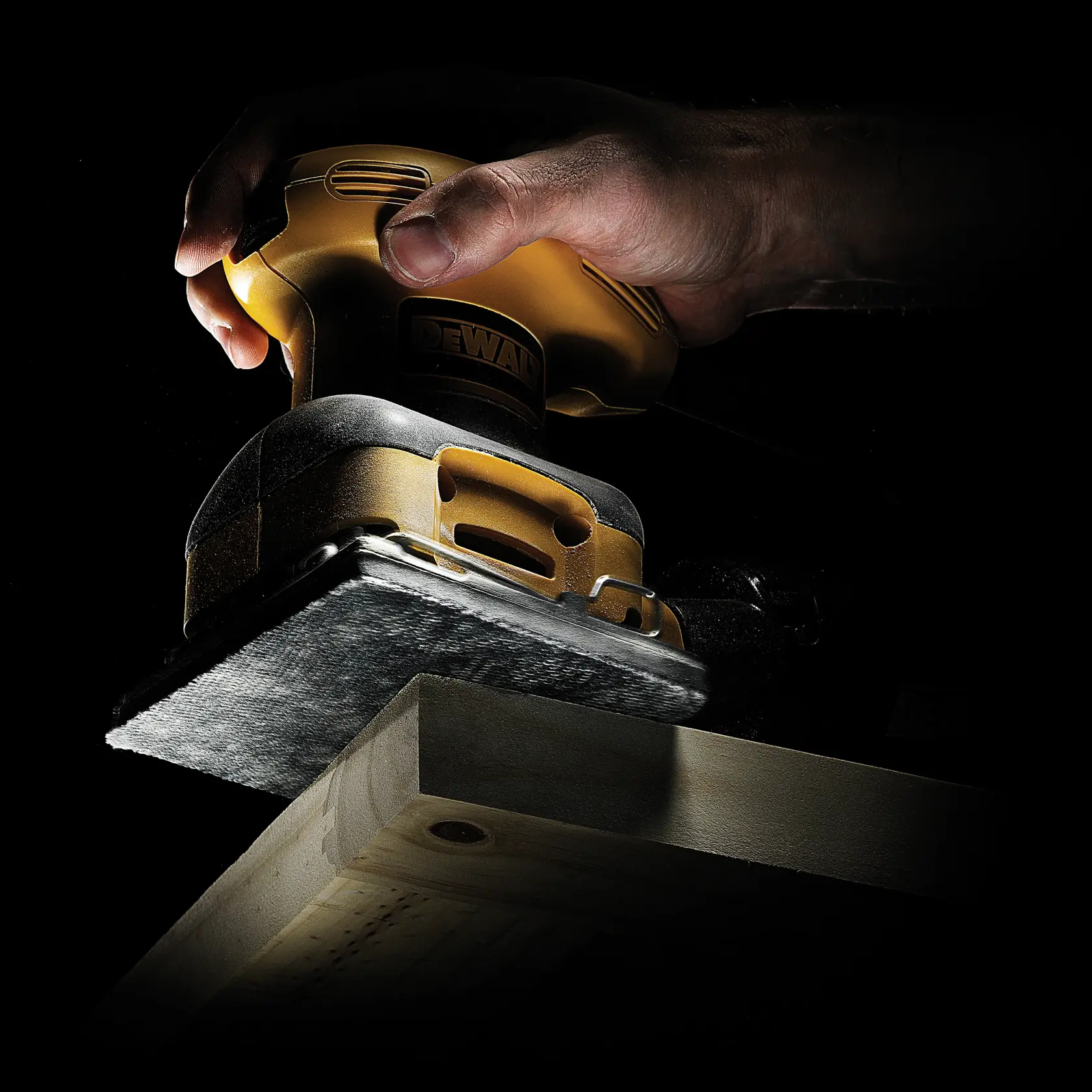 DEWALT® Extreme Мрежеста шкурка за детайлно шлайфане 93mm x 93mm 120G (5 бр.)