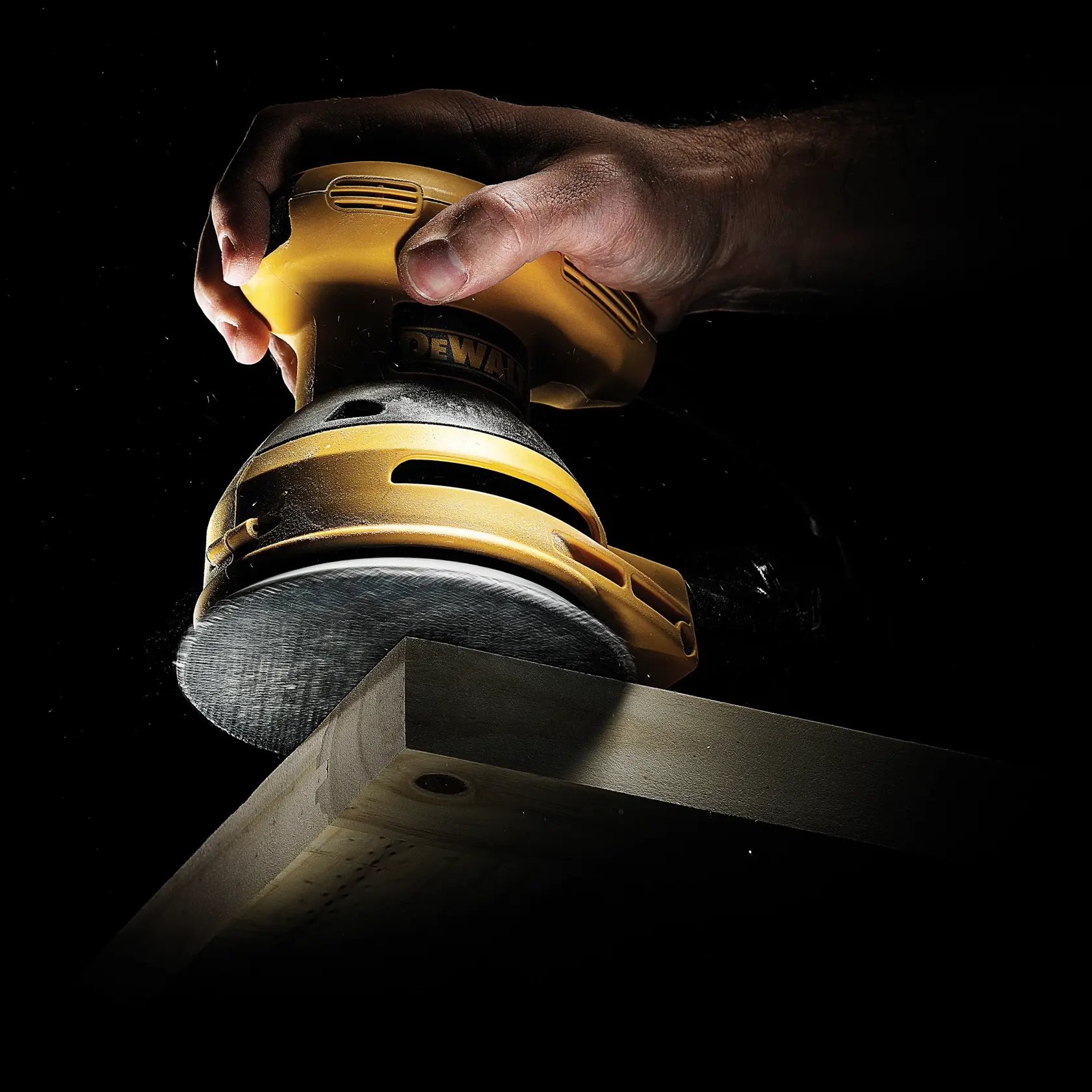 DEWALT® Extreme ROS 150 мм 320G мрежест шлифовъчен диск (5 бр. в опаковка)