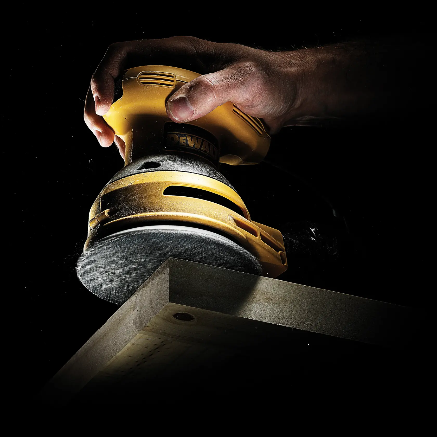 DEWALT® Extreme ROS 150 мм 320G мрежест абразивен диск (10 бр.)