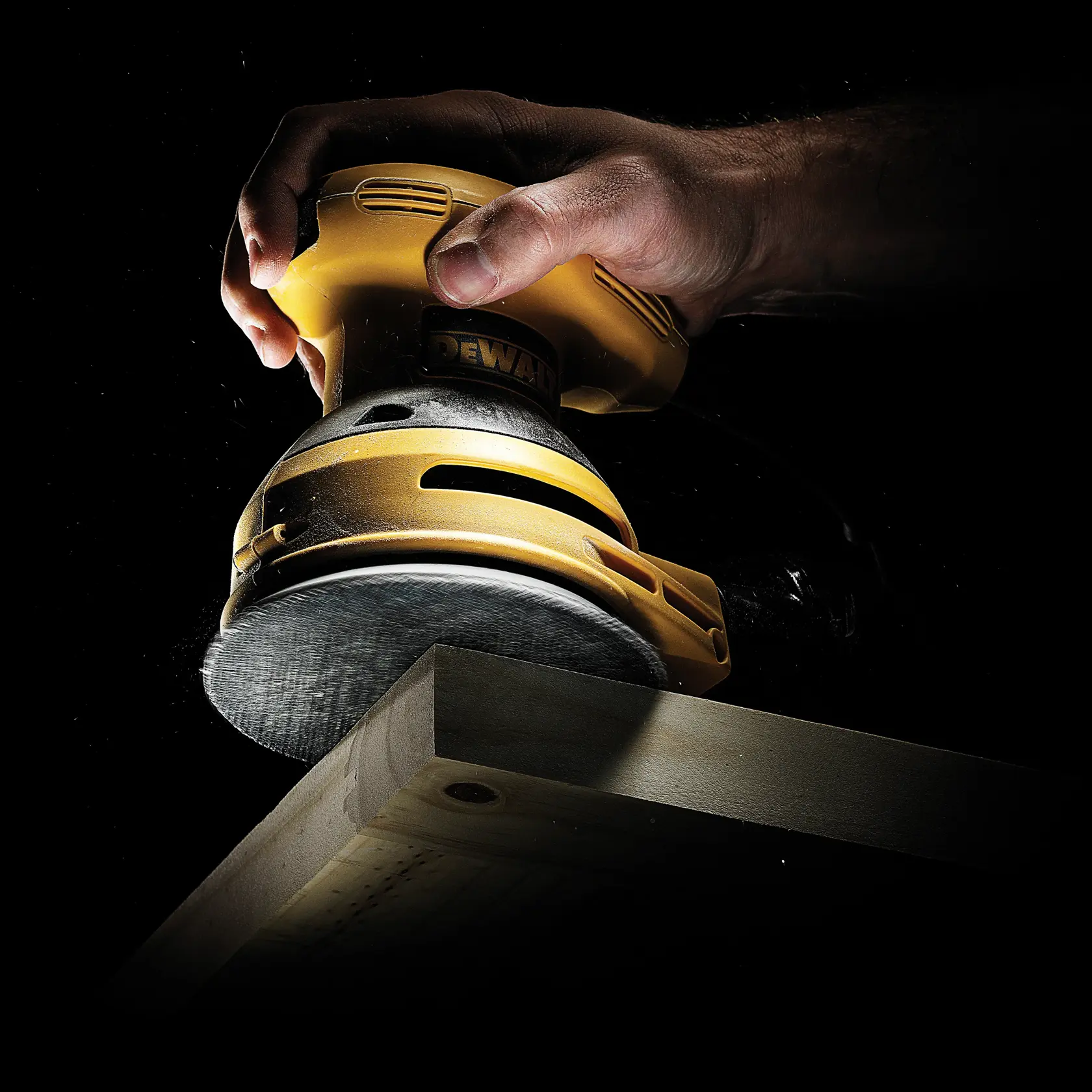 DEWALT® Extreme ROS 125 мм 320G мрежест шкурков диск (опаковка от 5 бр.)