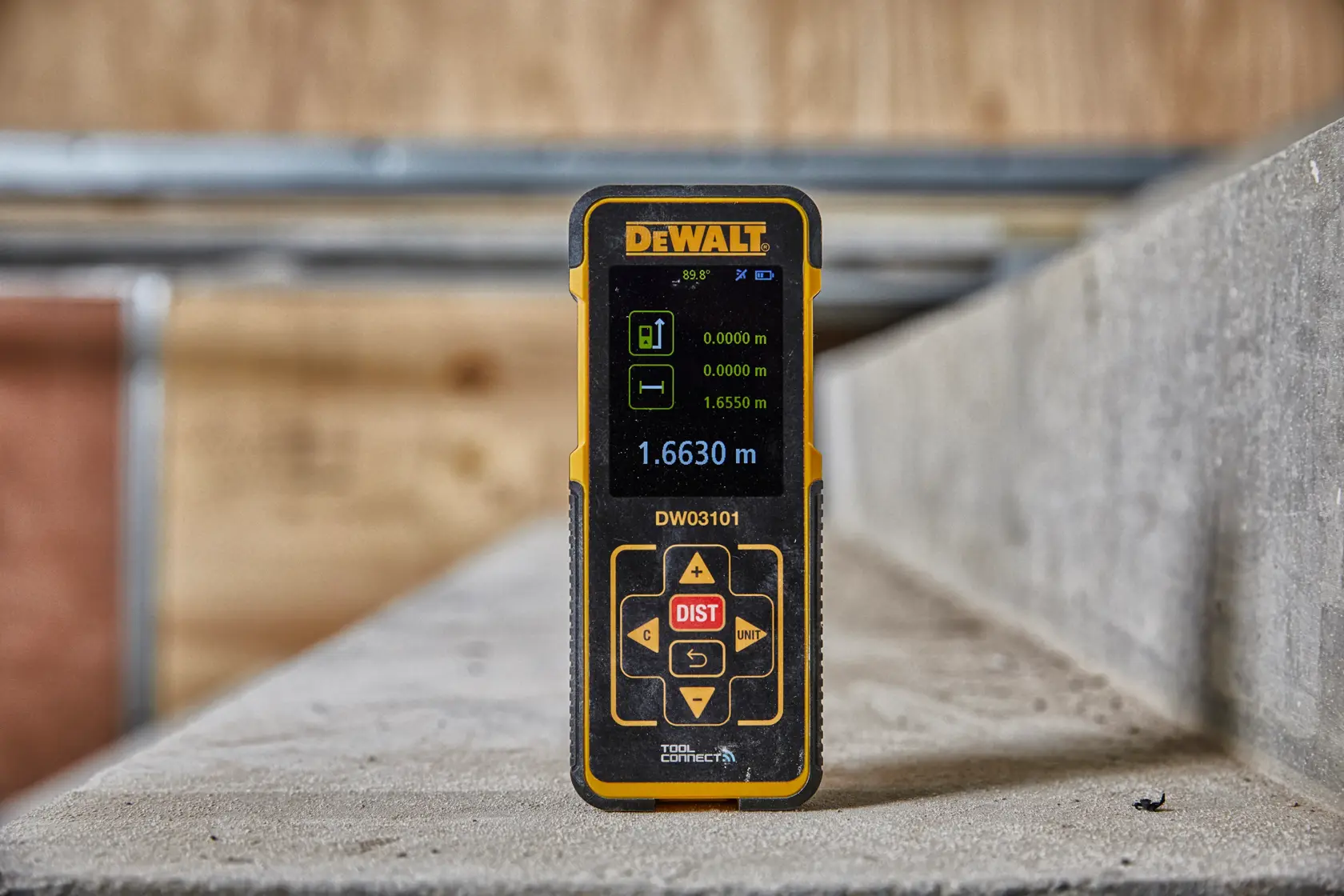 DEWALT® 100м лазерна ролетка с Bluetooth