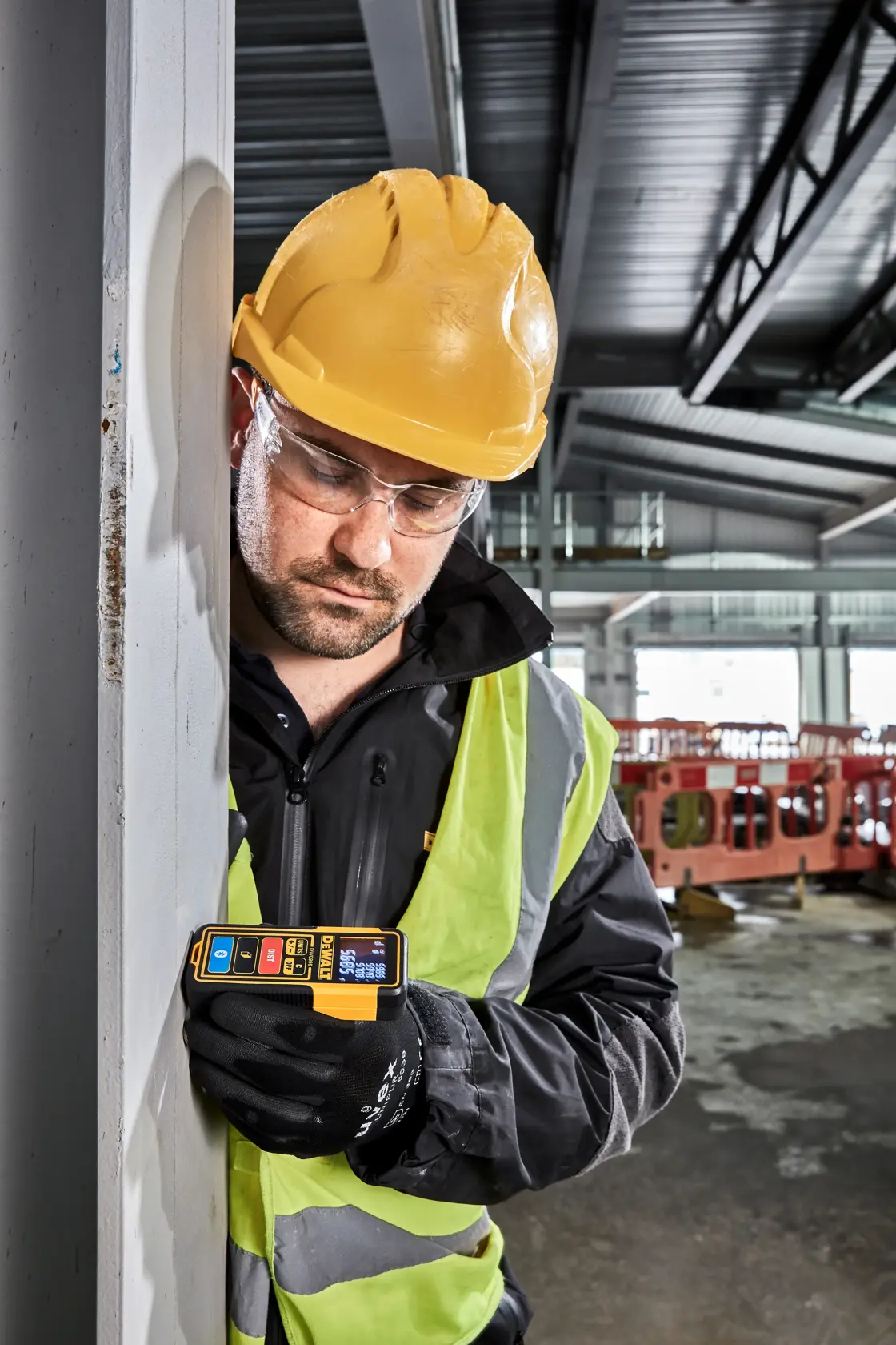 DEWALT® 30 м лазерна ролетка с Bluetooth