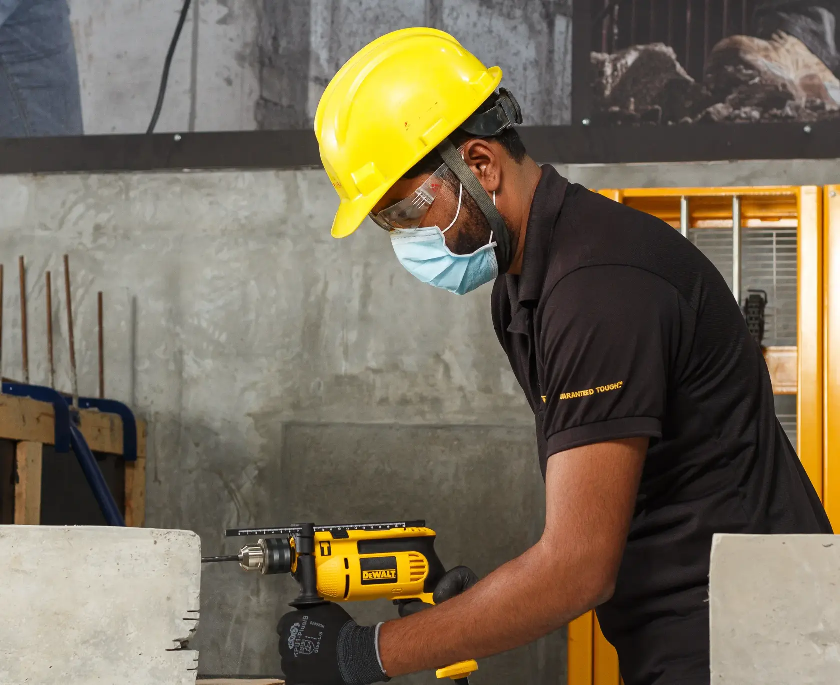DEWALT® 750W електрическа ударна бормашина