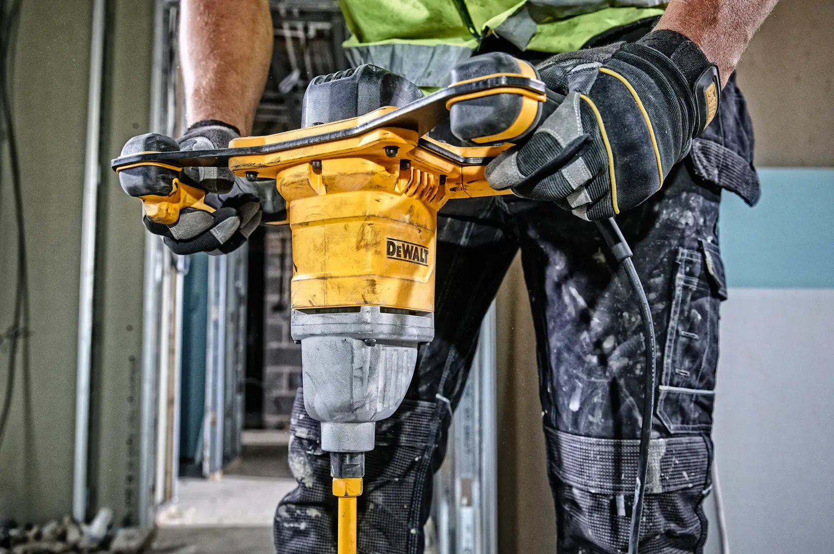 DEWALT® 230V Миксер с две ръкохватки