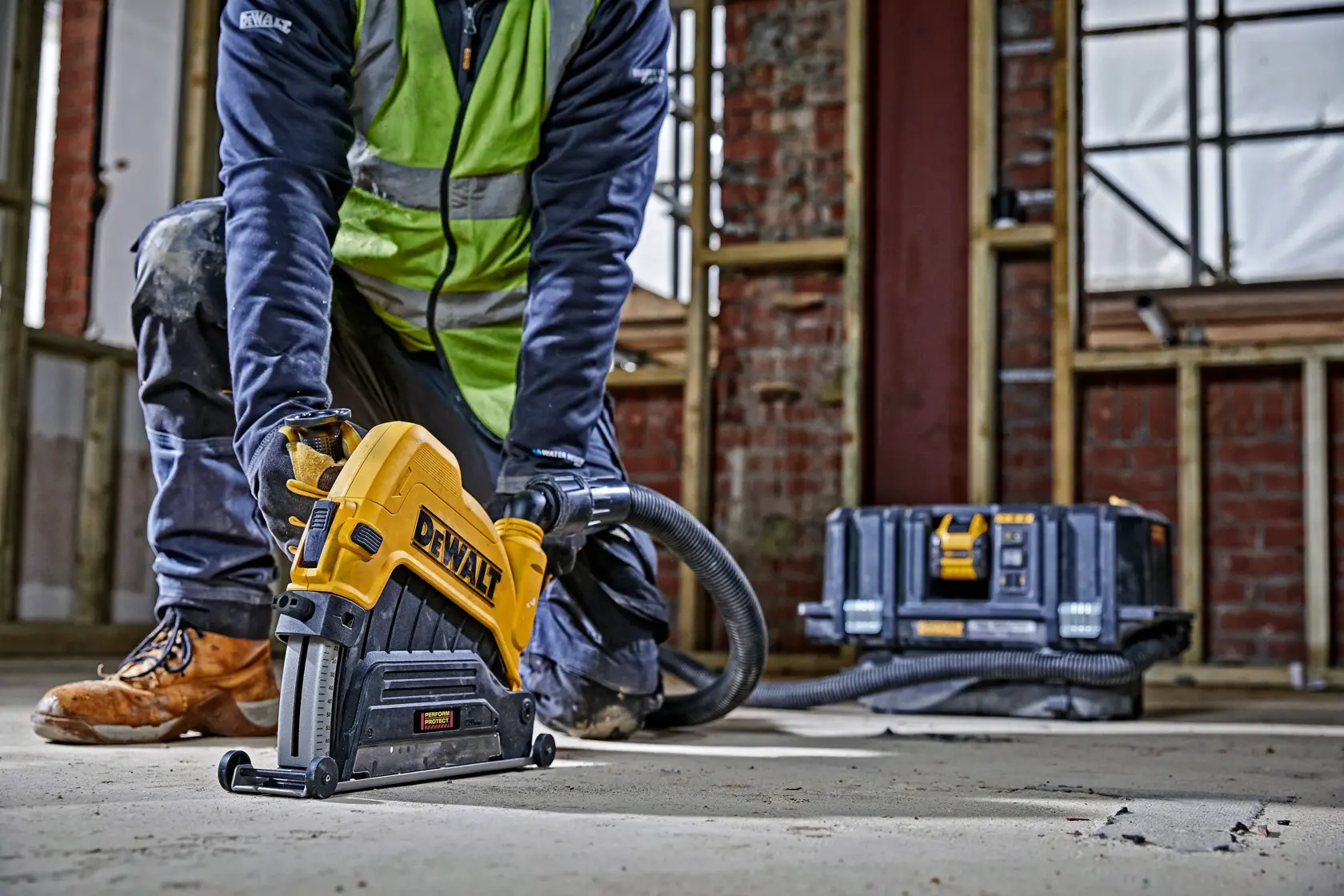 Предпазител за рязане на бетон DEWALT® за ъглошлайф 230 мм