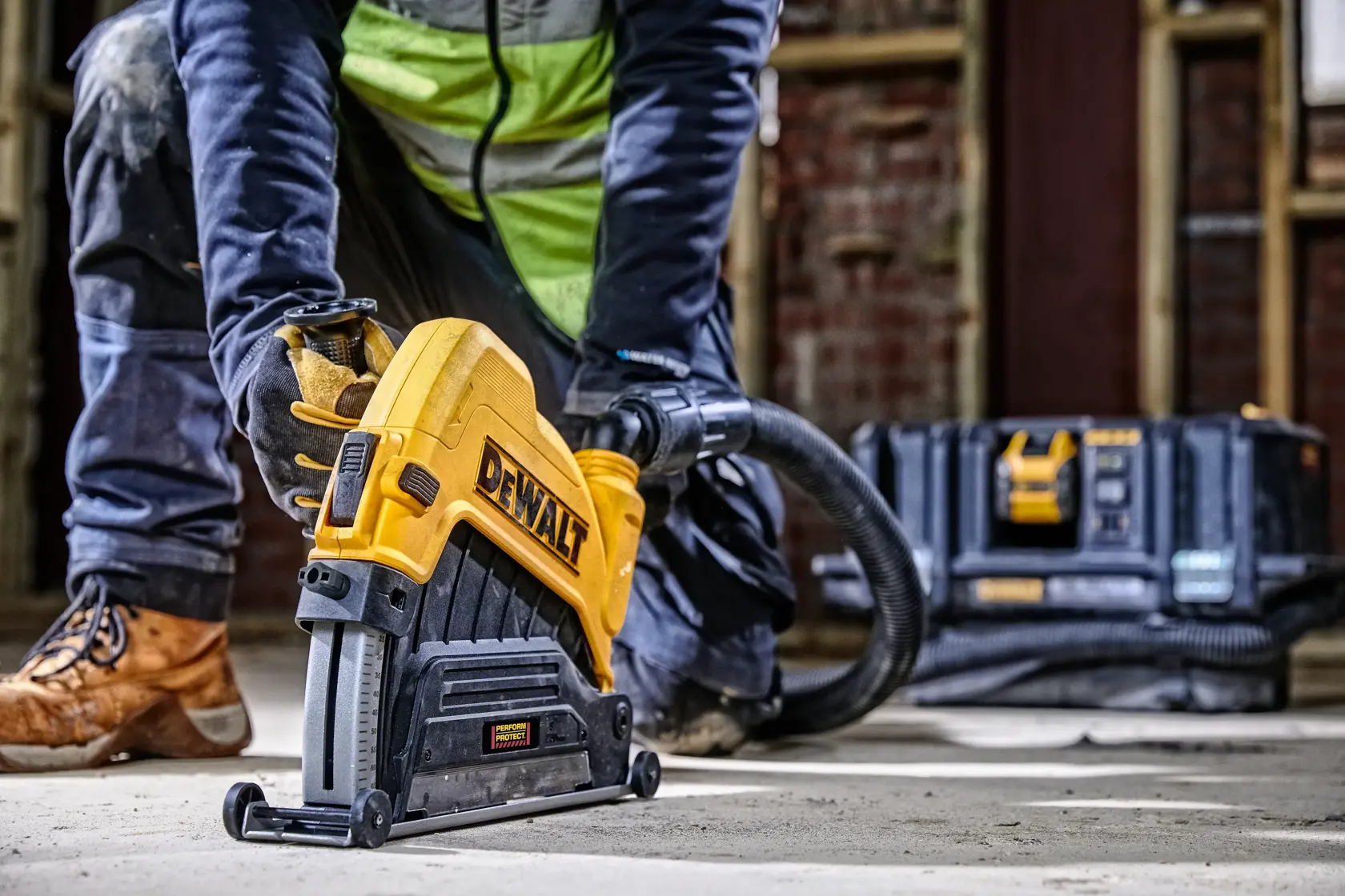 Предпазител за рязане на бетон DEWALT® за ъглошлайф 230 мм