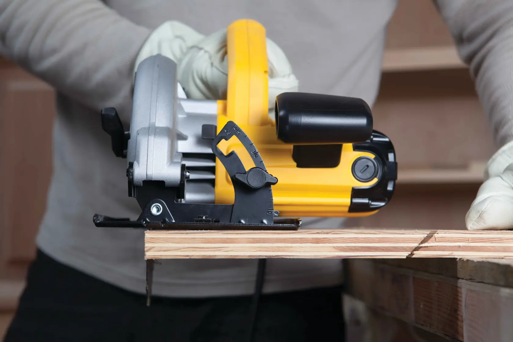DEWALT® 1350 W 184 мм циркуляр