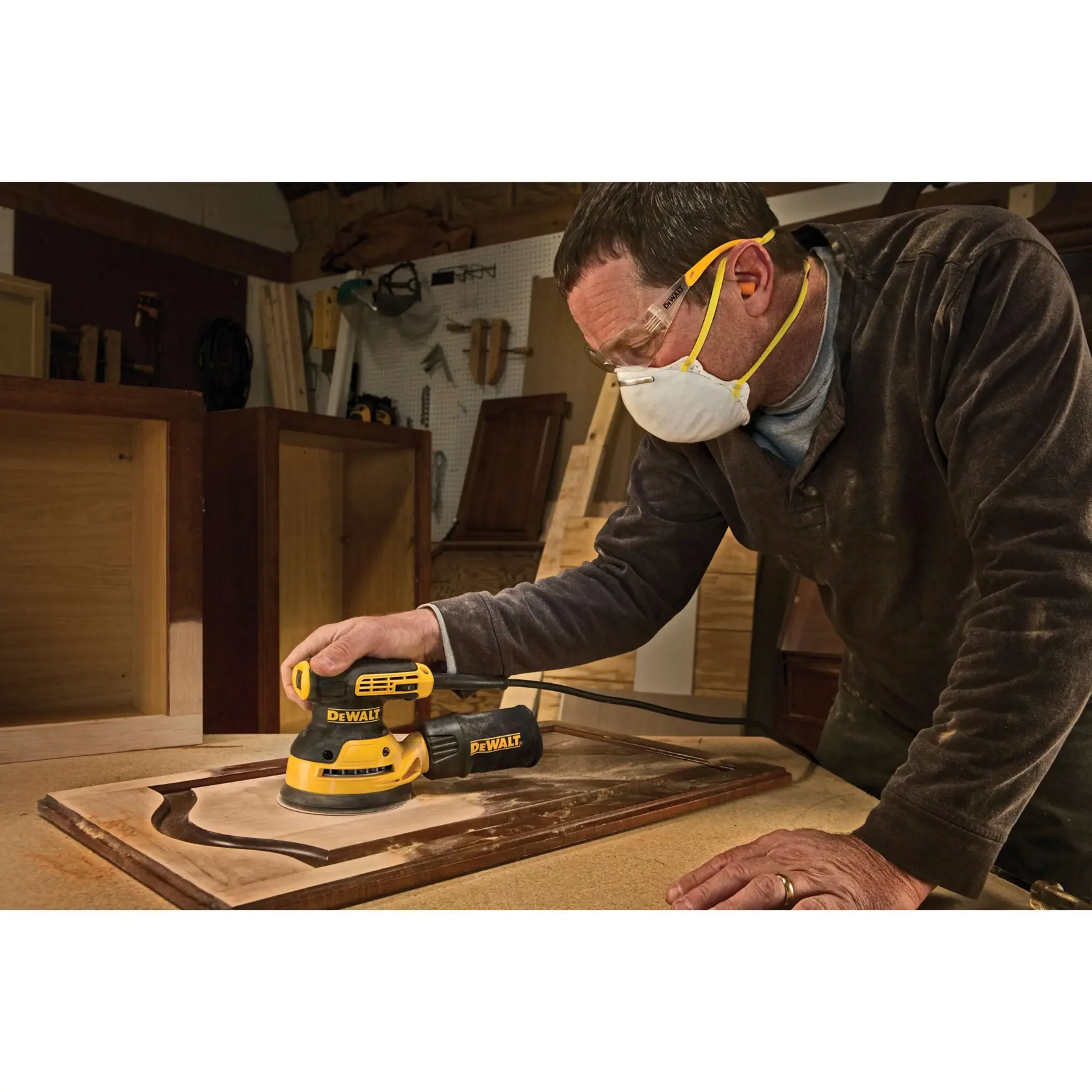 DEWALT® 126 mm Ексцентършлайф