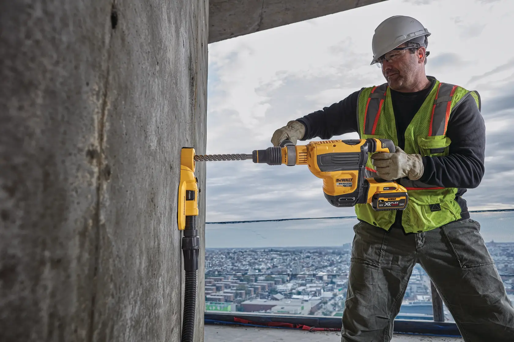 Система за прахоулавяне при пробиване и почистване на отвори DEWALT®
