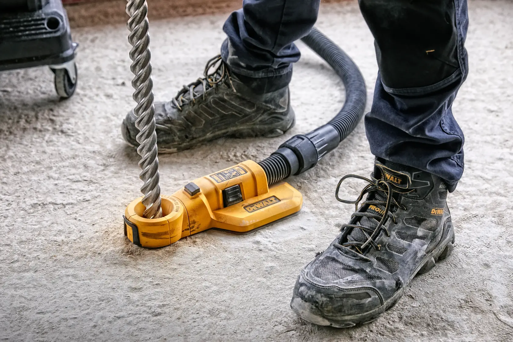 Система за прахоулавяне при пробиване и почистване на отвори DEWALT®