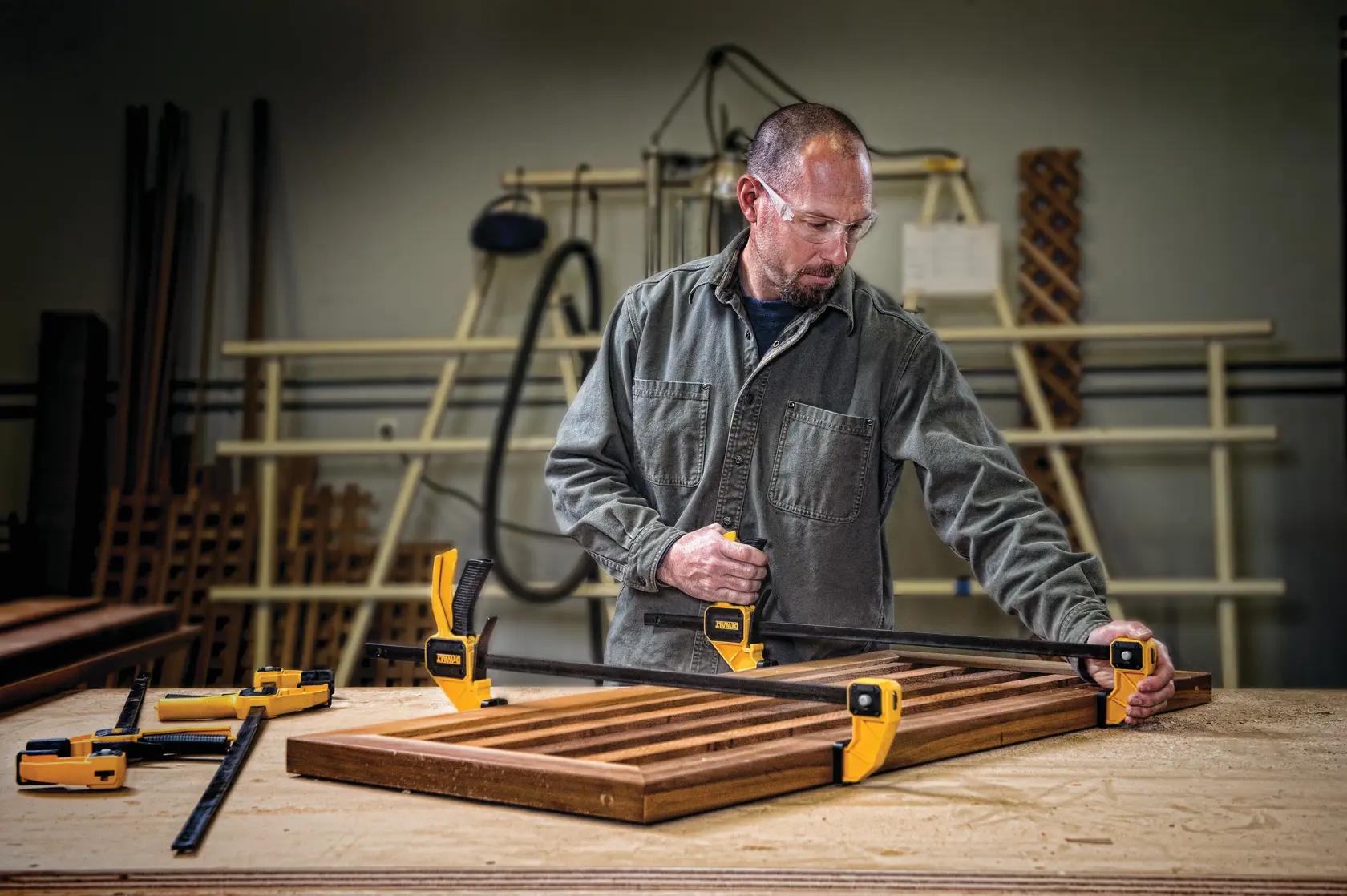 DEWALT® 24 инча (600 мм) Голяма автоматична стяга