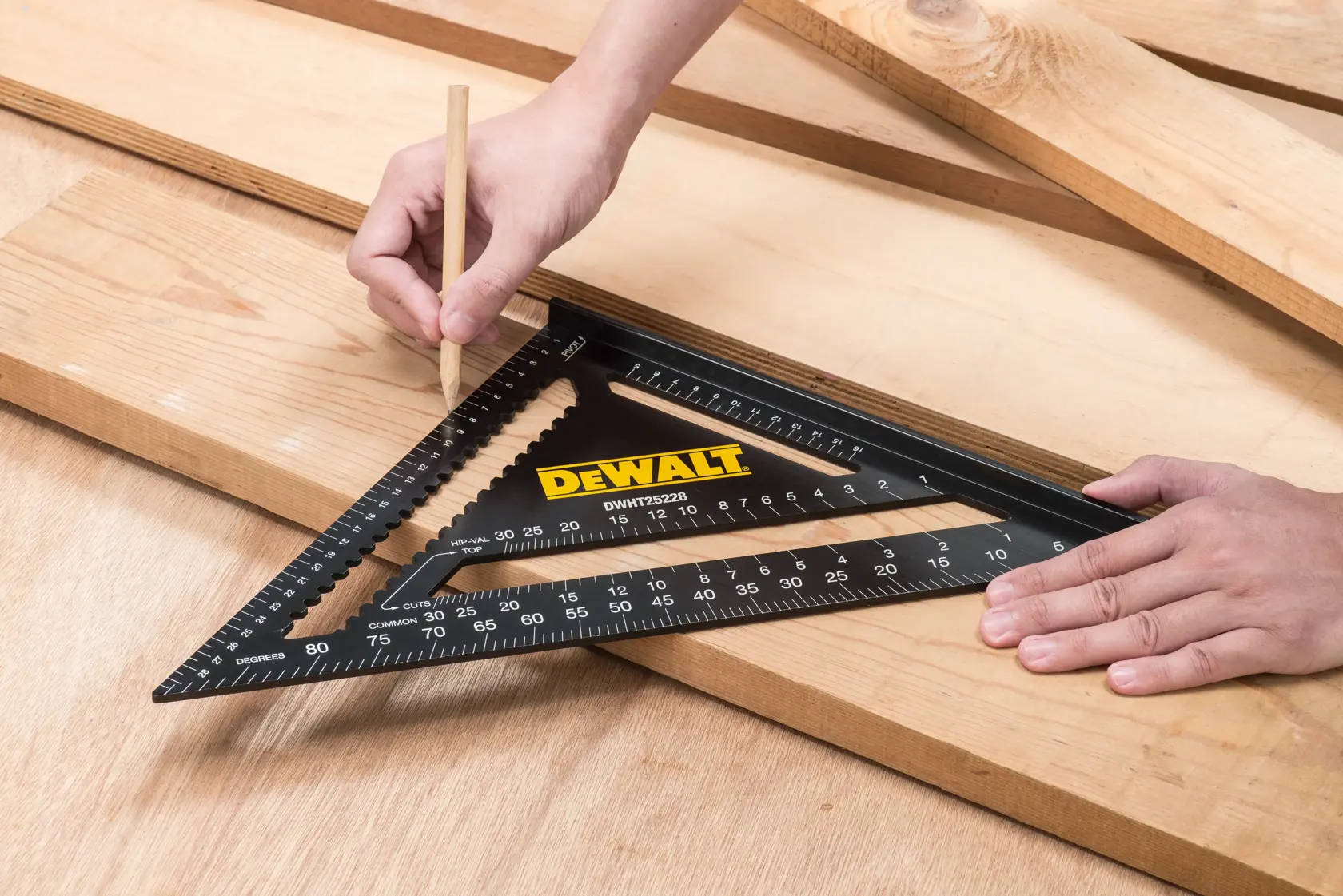 DEWALT® 300-милиметров метричен дърводелски ъгъл