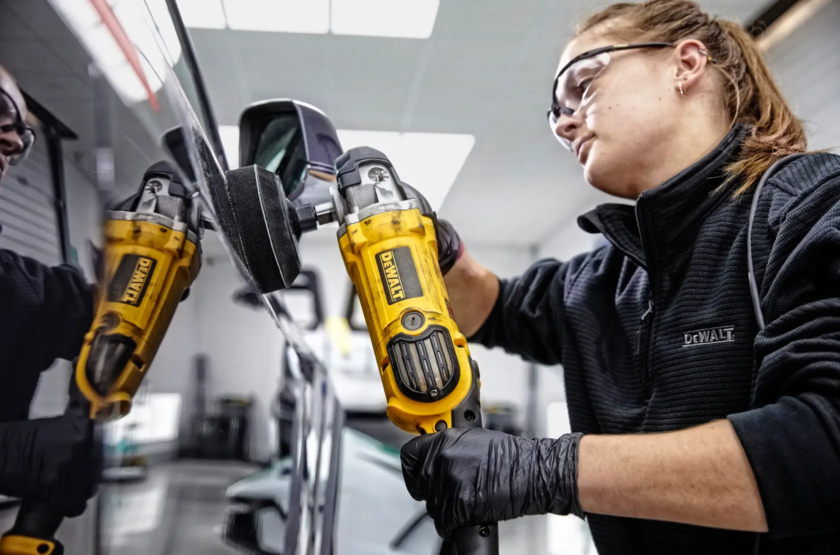 DEWALT® 1250W 180 мм ротационна полираща машина