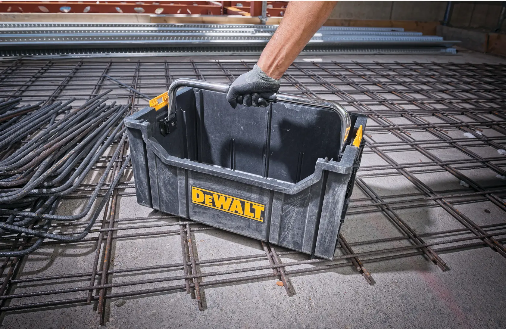 DEWALT® TOUGHSYSTEM® Отворена кутия за съхранение с дръжка