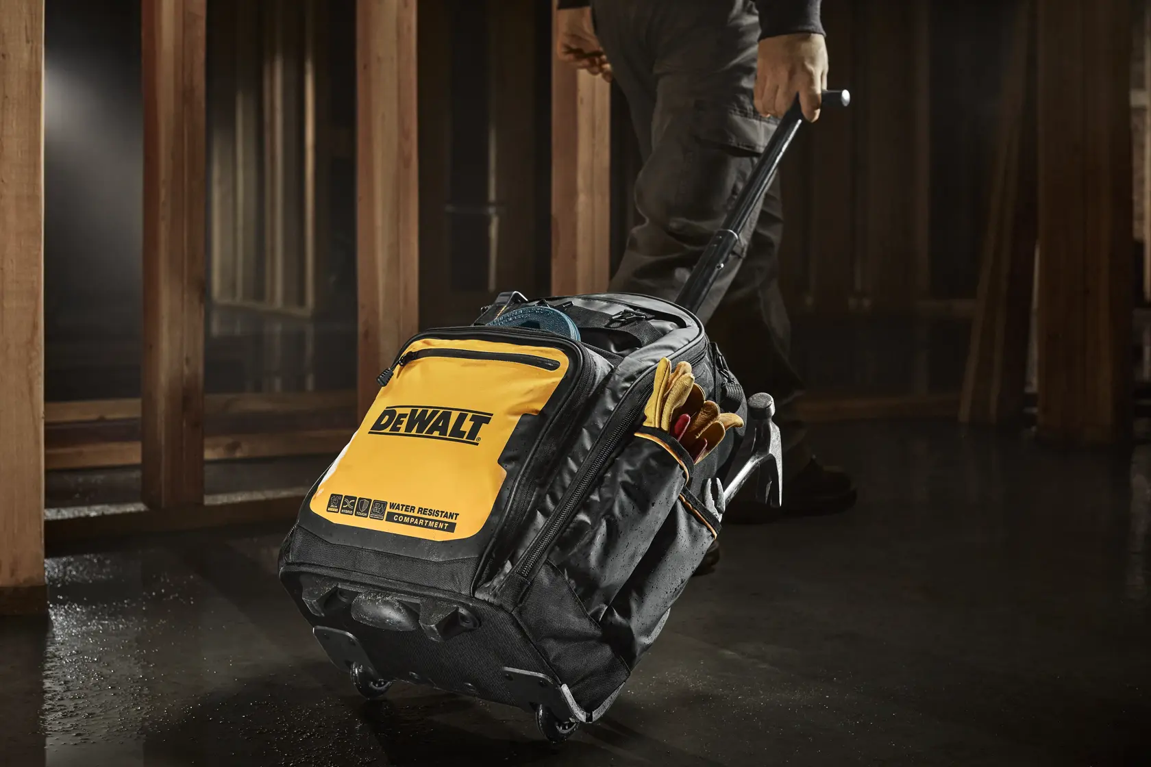 DEWALT® PRO Раница на колела