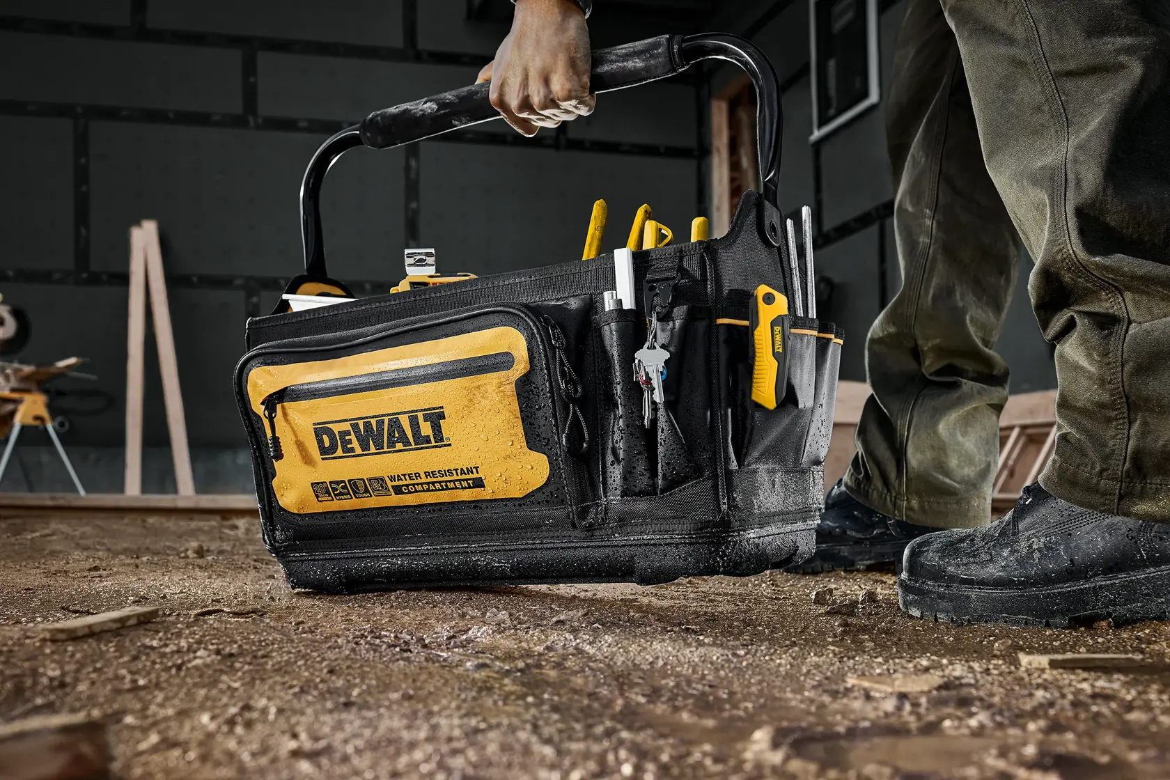 DEWALT PRO 20 in. Tool Tote