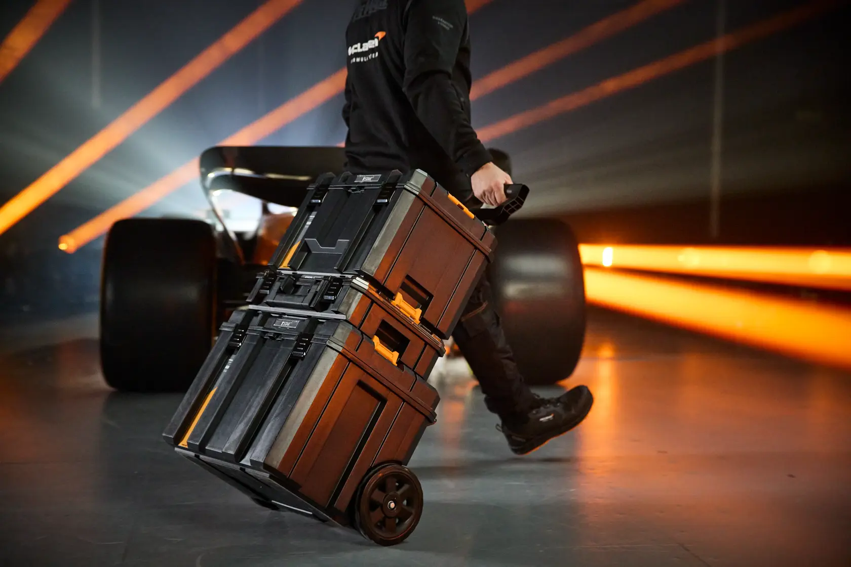 DEWALT® x McLaren F1 Team T STAK™ Кула от кутии за съхранение (3 модула)