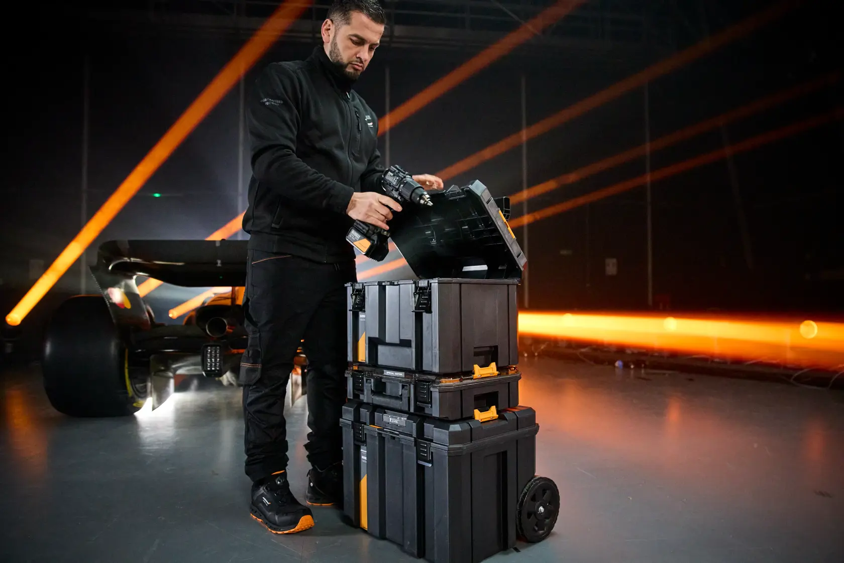 DEWALT® x McLaren F1 Team T STAK™ Кула от кутии за съхранение (3 модула)