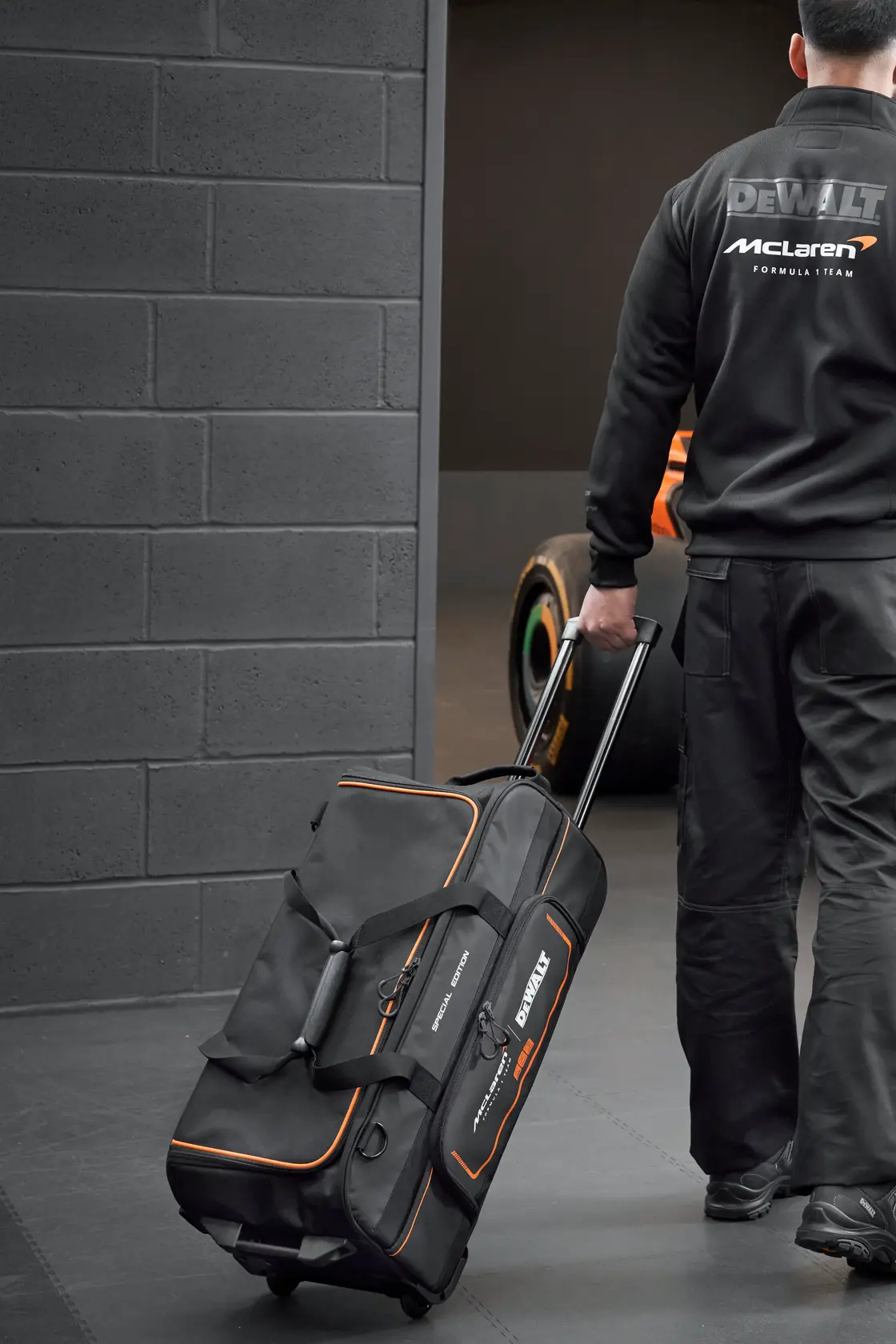 DEWALT® x McLaren F1 Team Професионален сак
